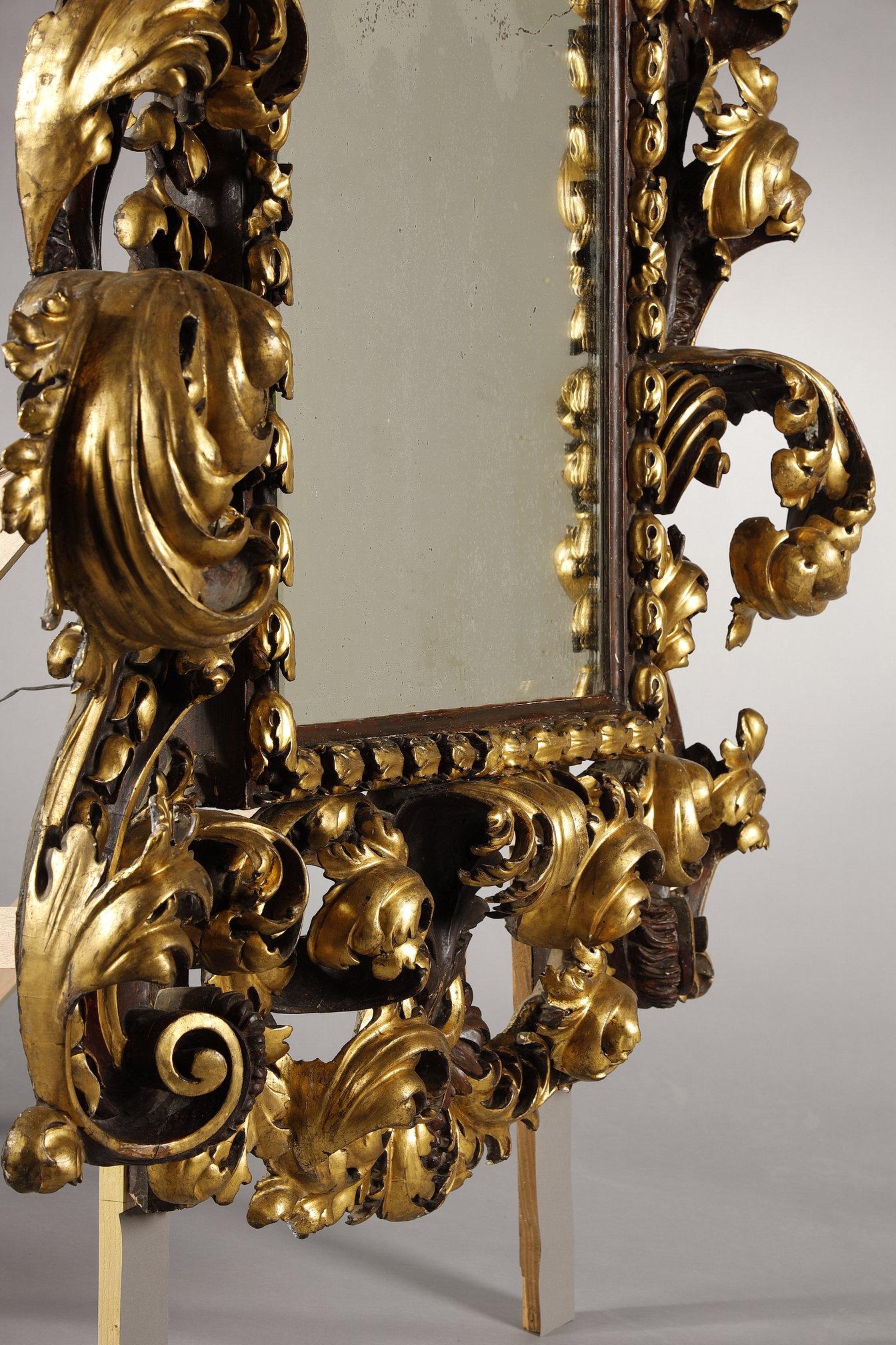Très grand cadre de miroir baroque romain en vente 6