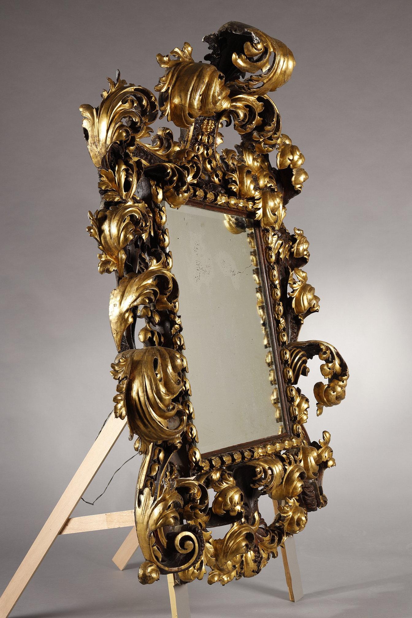 italien Très grand cadre de miroir baroque romain en vente