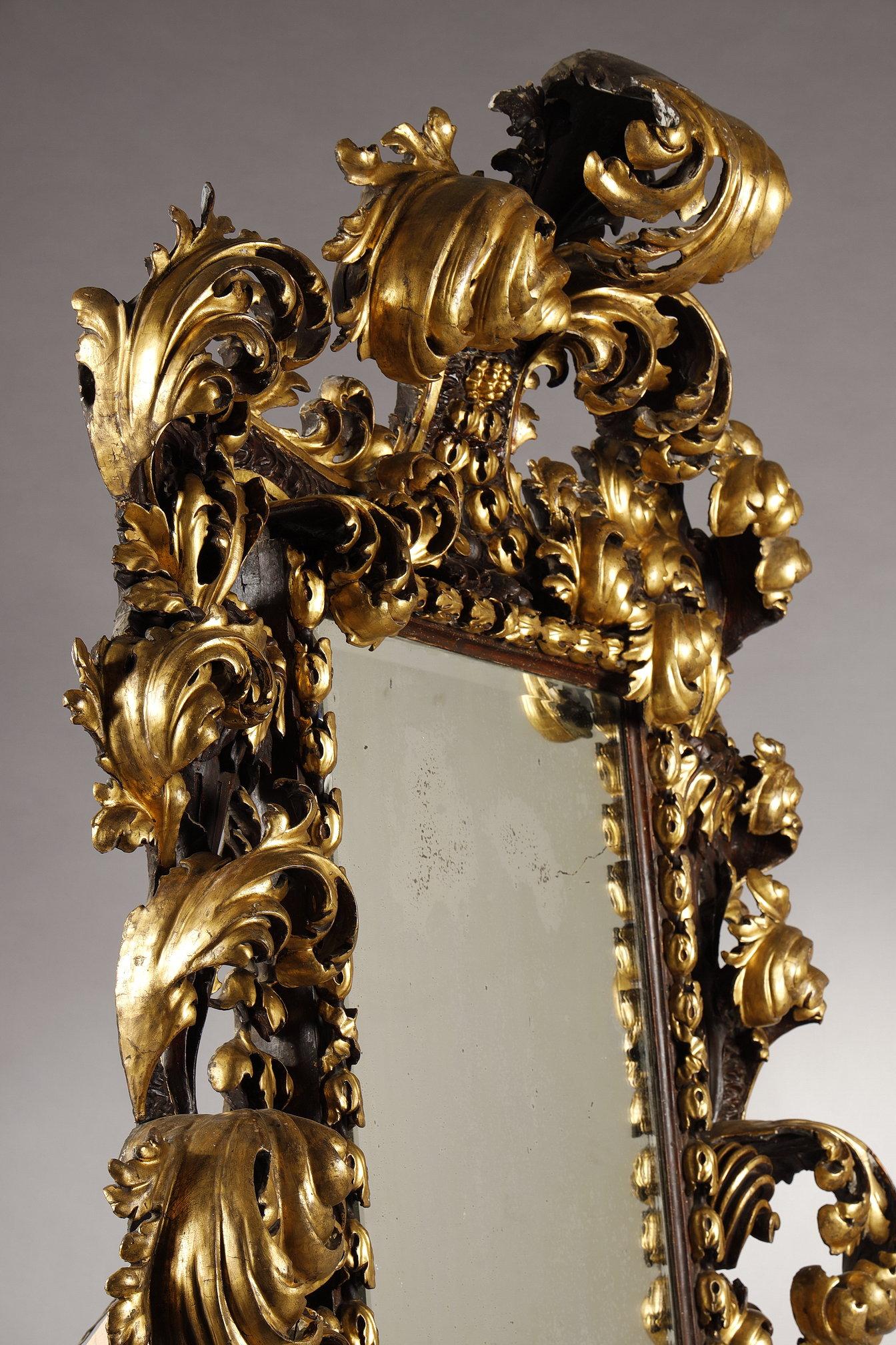 Très grand cadre de miroir baroque romain Bon état - En vente à Paris, FR