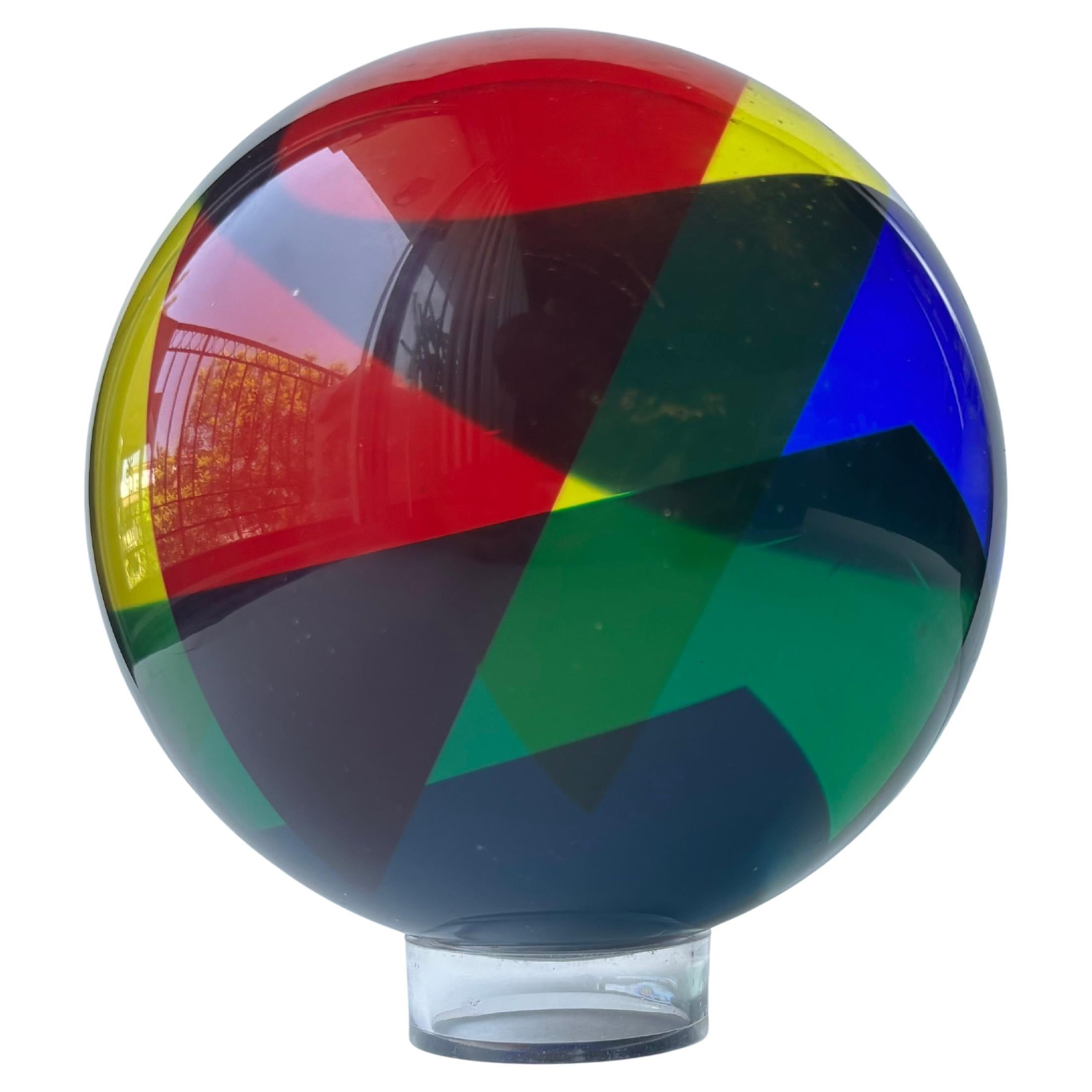 Vasa Velizar Mihich acrylique sphère / Ball and Ball sculpture abstraite avec support, signé en vente