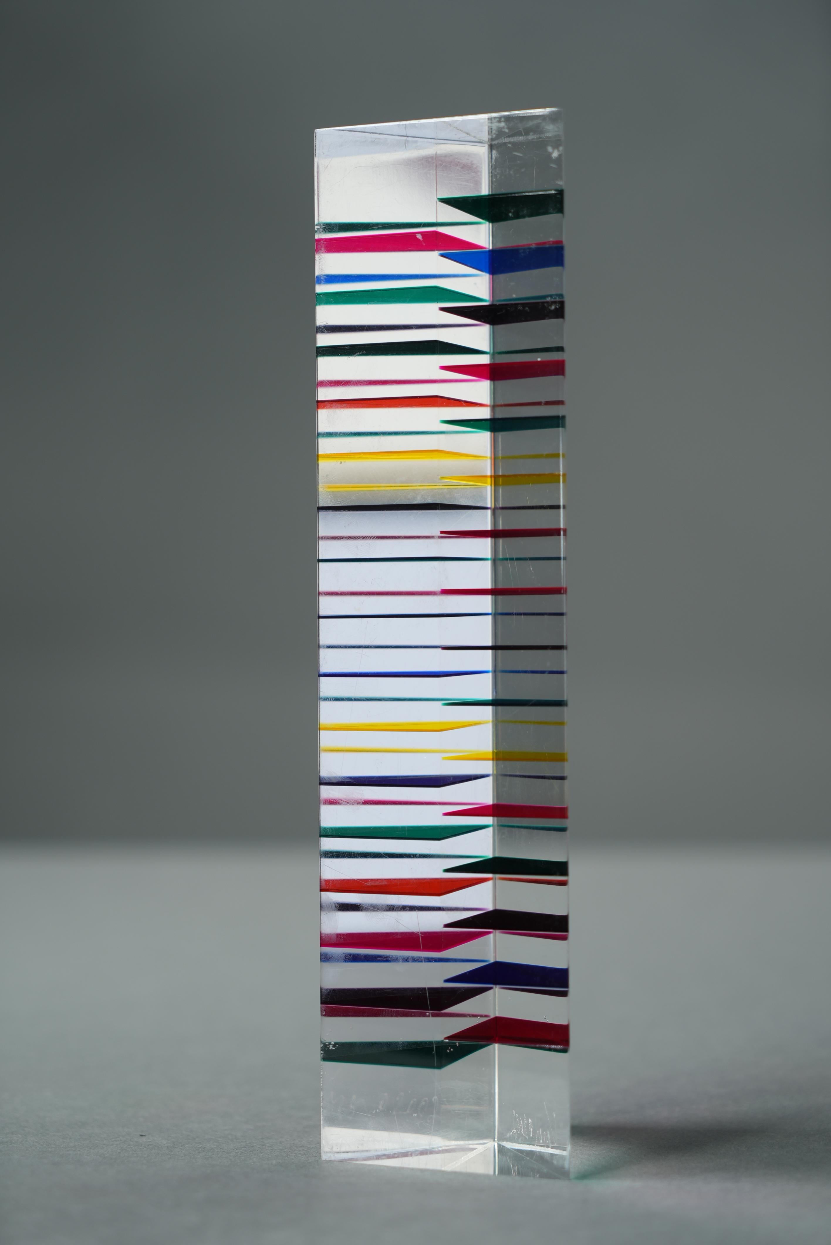 Vasa Velizar Mihich Abstract Sculpture - Triangular color Column