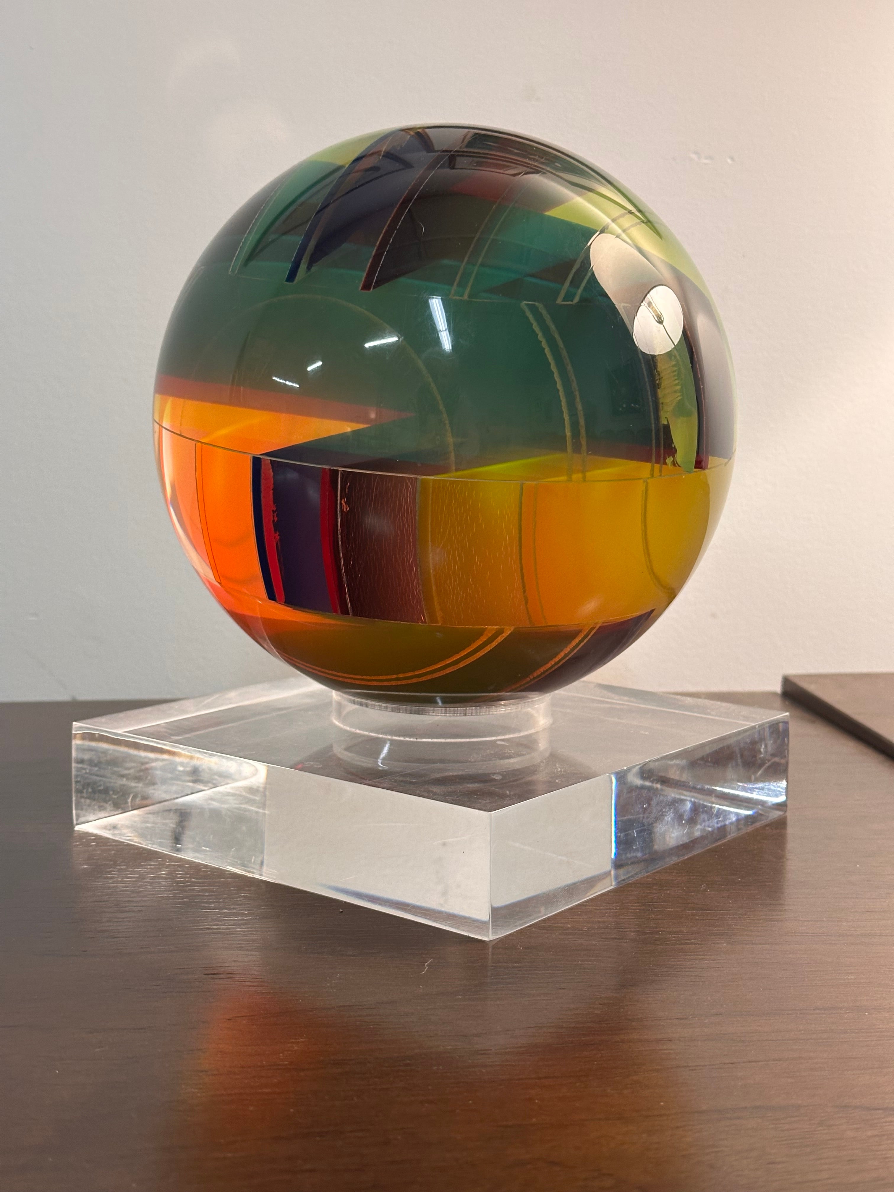 Vasa Velizar Mihich Signed Op Art Acrylic Sphere In Good Condition In Skokie, IL