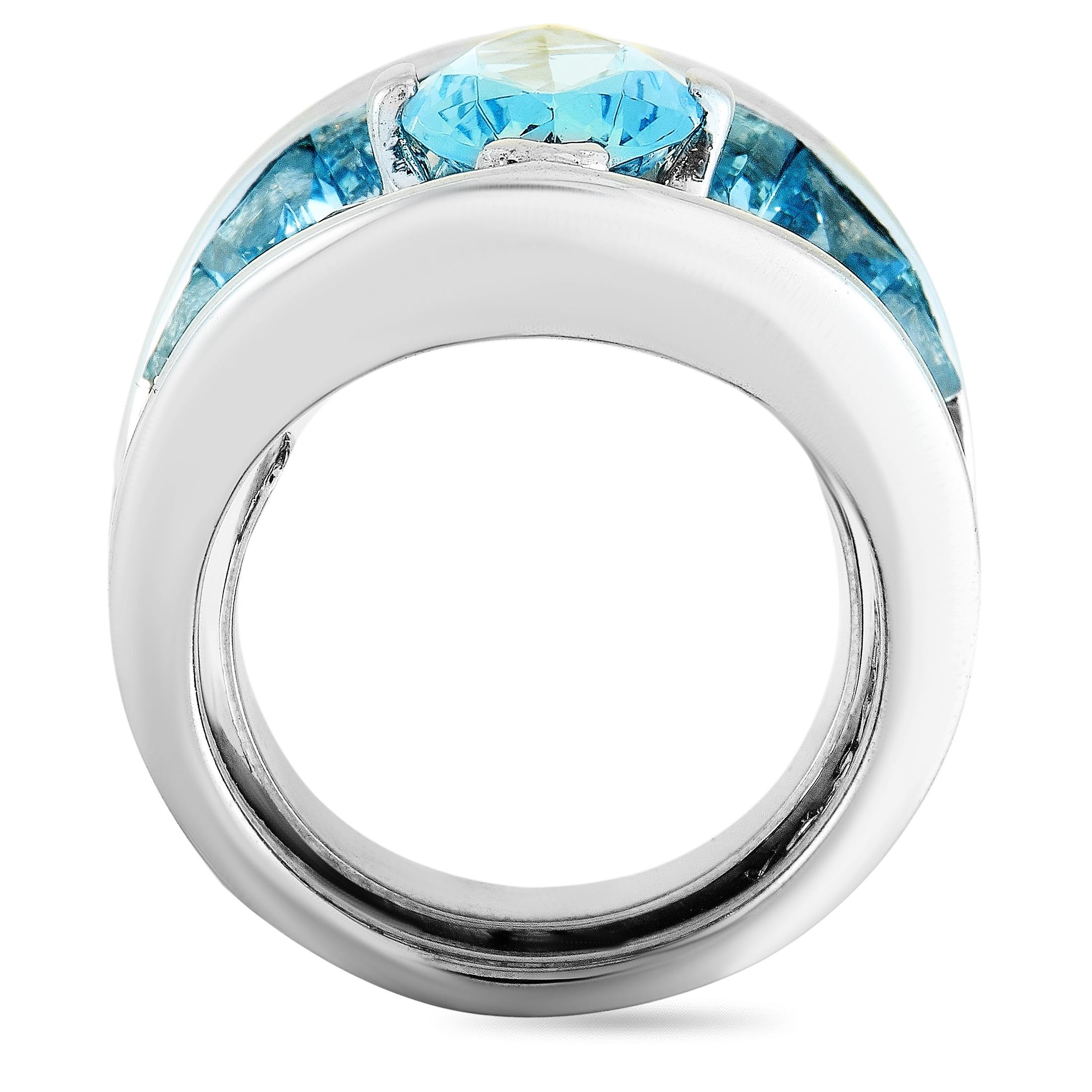 This Vasari ring is made of 18K white gold and set with aquamarines that amount to approximately 8.50 carats. The ring weighs 18.7 grams and boasts band thickness of 6 mm and top height of 6 mm, while top dimensions measure 22 by 18 mm.
 
Offered in