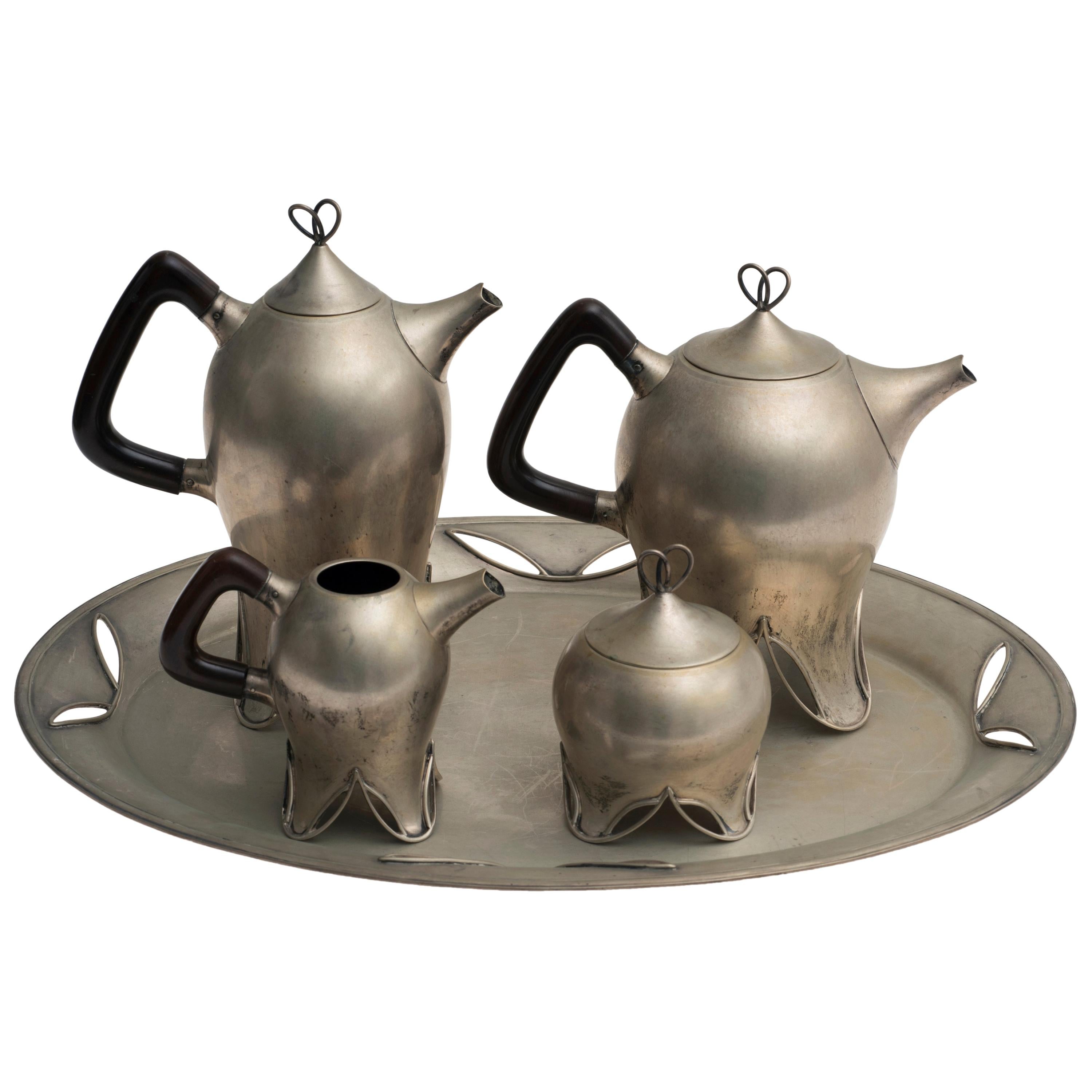 Vasari, Vintage Set of Silvers For Sale