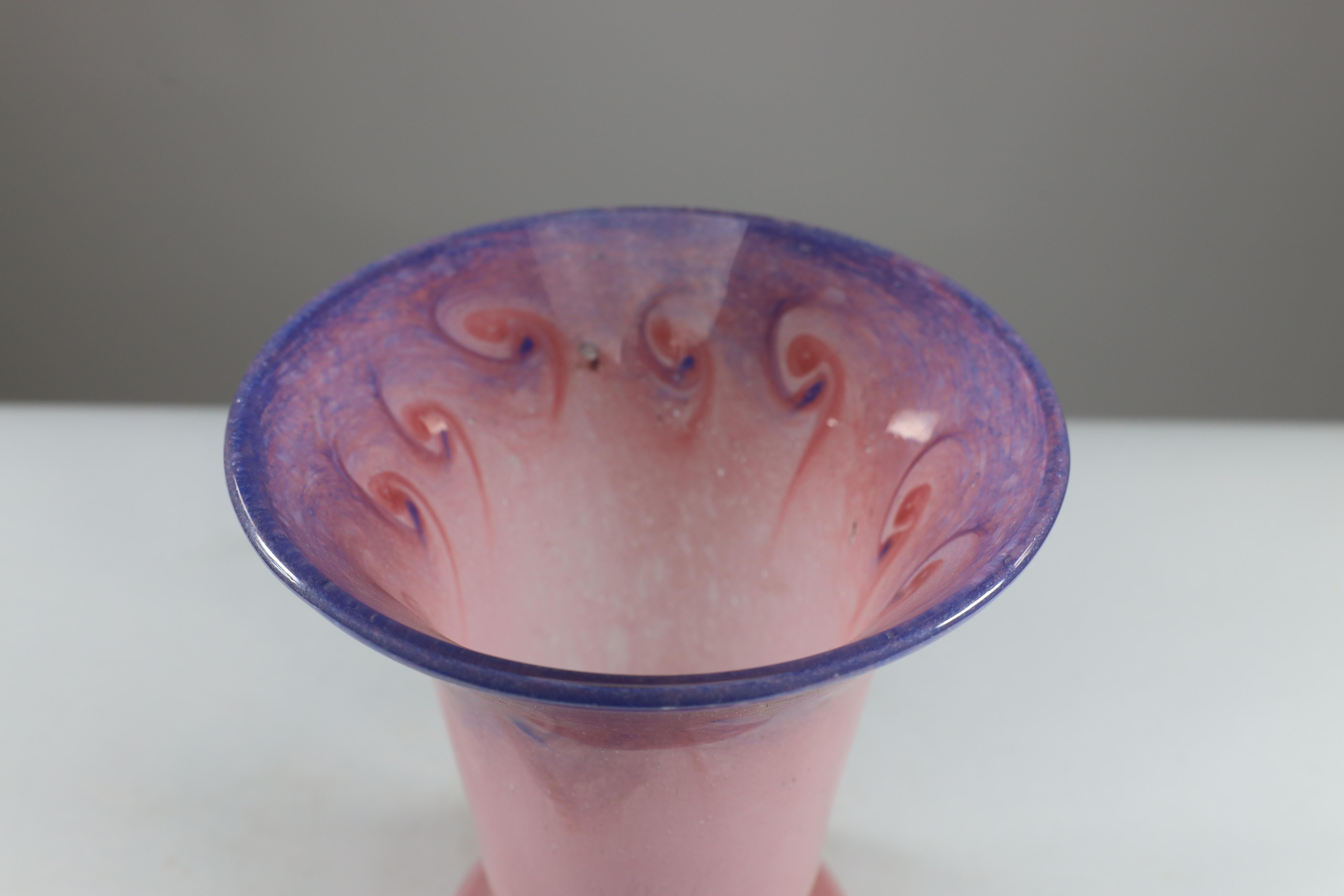 Glass Vasart. An iridescent pink and blue swirl glass vase For Sale