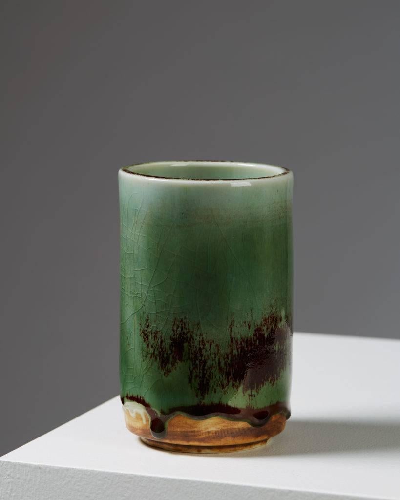 Vase, anonymous, for Arabia, 
Finland, 1950s.

Stoneware.

Measure: H 14.2 cm/ 5 5/8''.