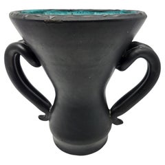 Vase à oreilles Jean Austruy en céramique noire Francais 1950 French Riviera