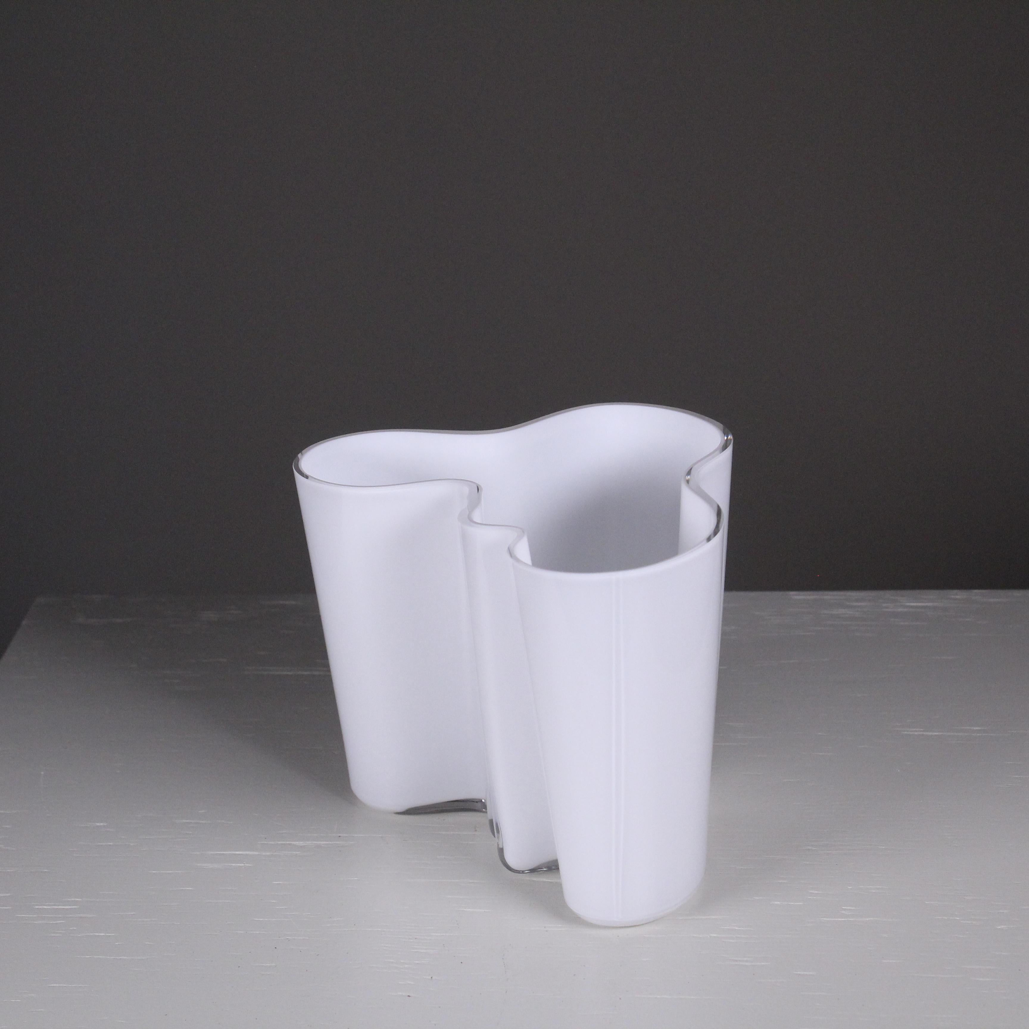 Mid-20th Century Vase Aalto, Alvar Aalto, by Ittala, 1960 circa For Sale