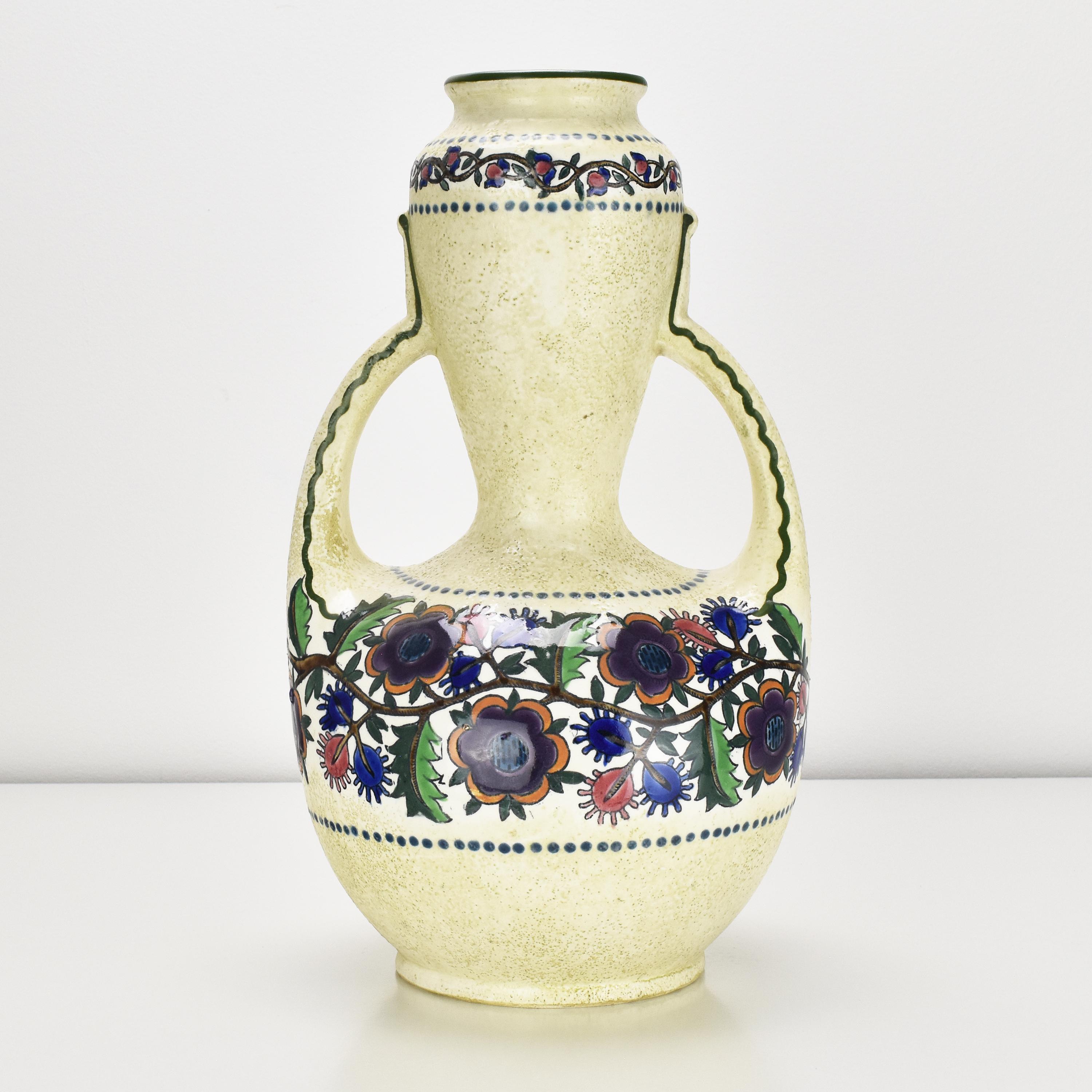 Autrichien Vase Amphora Autriche Art Nouveau Bohemia Teplitz Ceramics Secessionist en vente