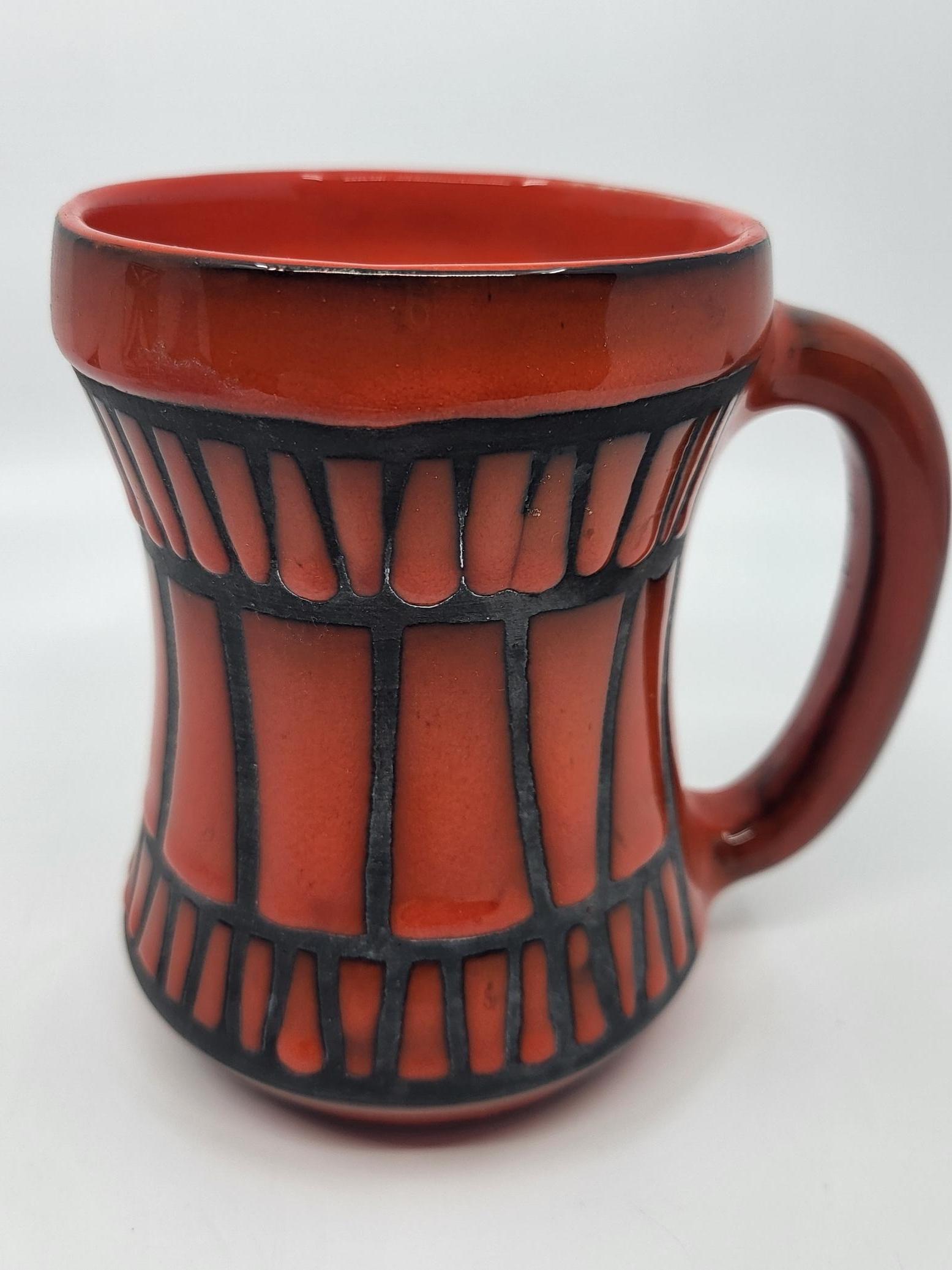 French Provincial Vase ansé Roger Capron en céramique Rouge Vallauris French Riviera France 1950 For Sale