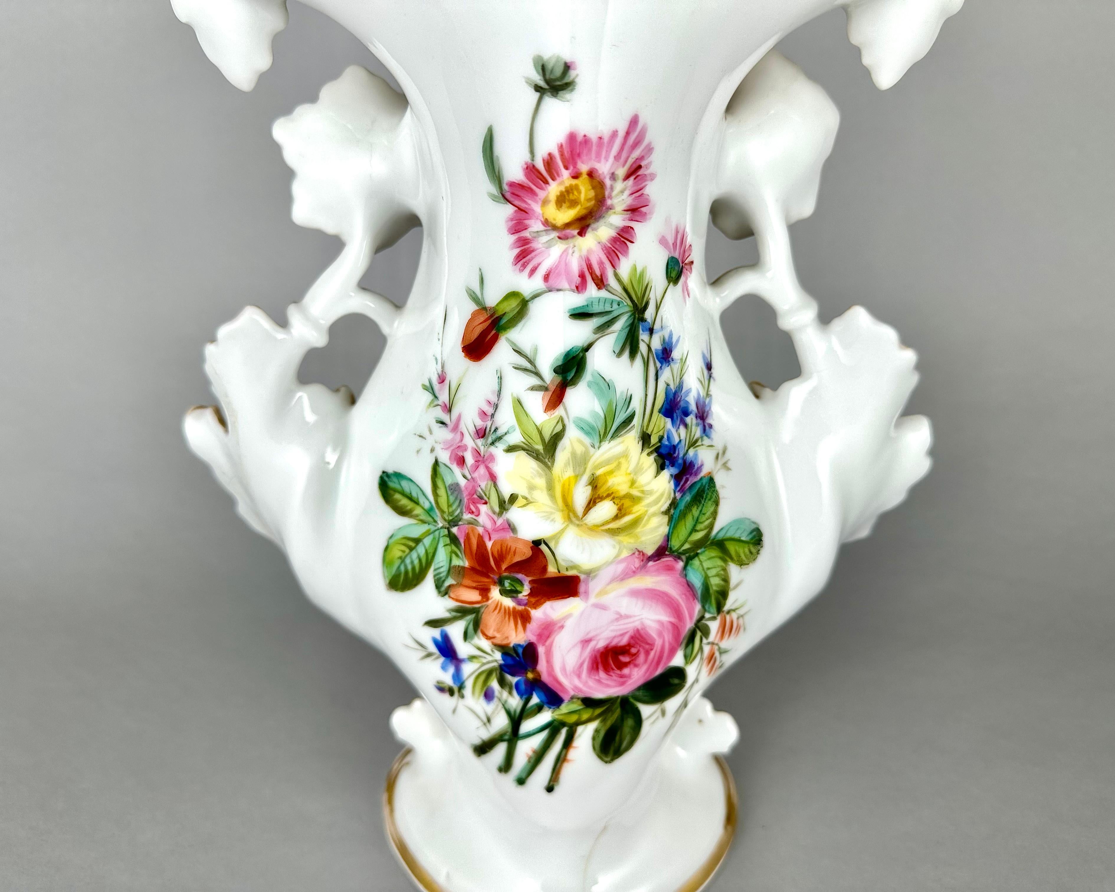 Vase Antique Old Paris Hand Painted Parisian Romantic Scene France 19th Century In Good Condition For Sale In Bastogne, BE