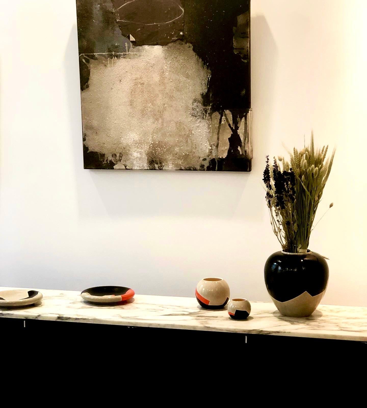 Jacqueline SUZOR de PANAFIEU (1903 - 1981) 
Vaso Longwy numerato firmato J. Suzor, circa 1970 motivo geometrico, in stile Art Deco, ceramica screpolata, creazione Desert Occidental, collezione 