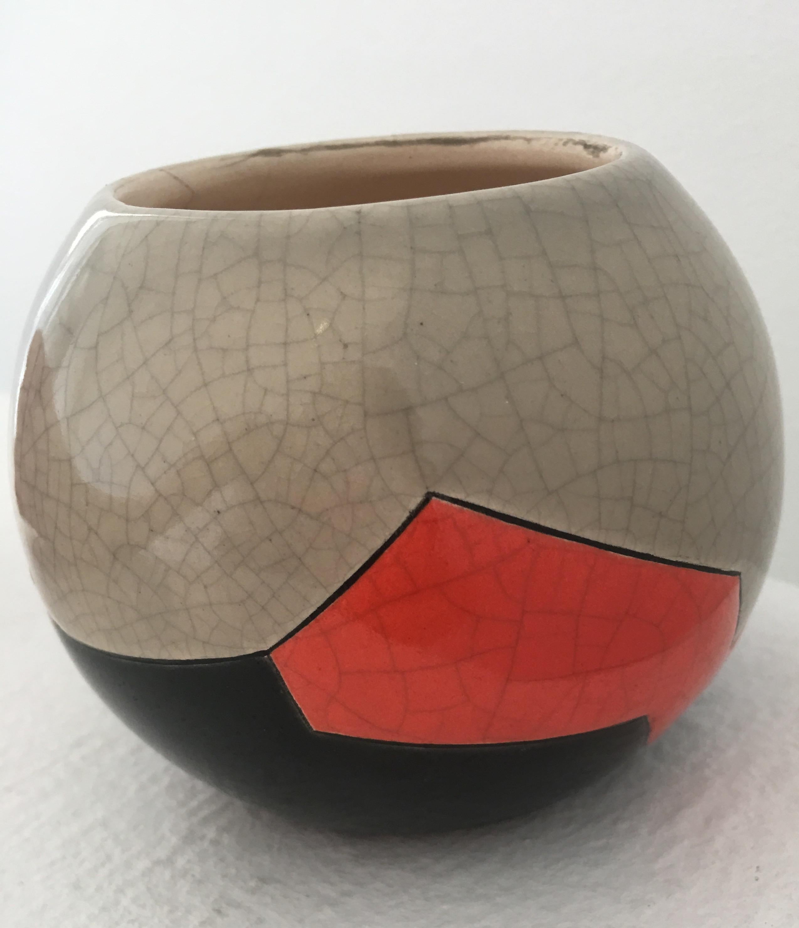 Ceramica Vaso Ball Ceramista francese J. Suzor motivo geometrico, smalto craquelé in vendita