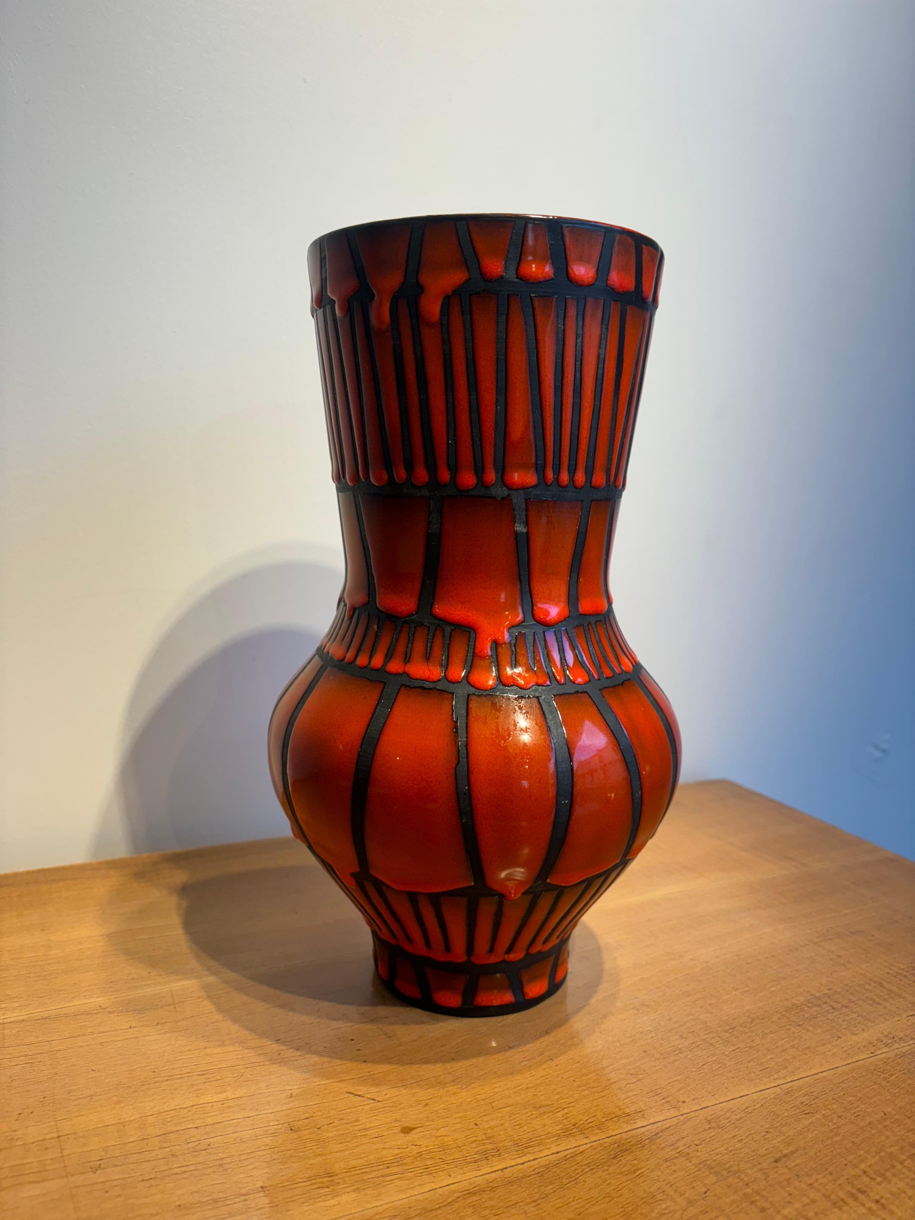 Vase balustre par Roger Capron im Zustand „Hervorragend“ im Angebot in SAINT-OUEN-SUR-SEINE, FR