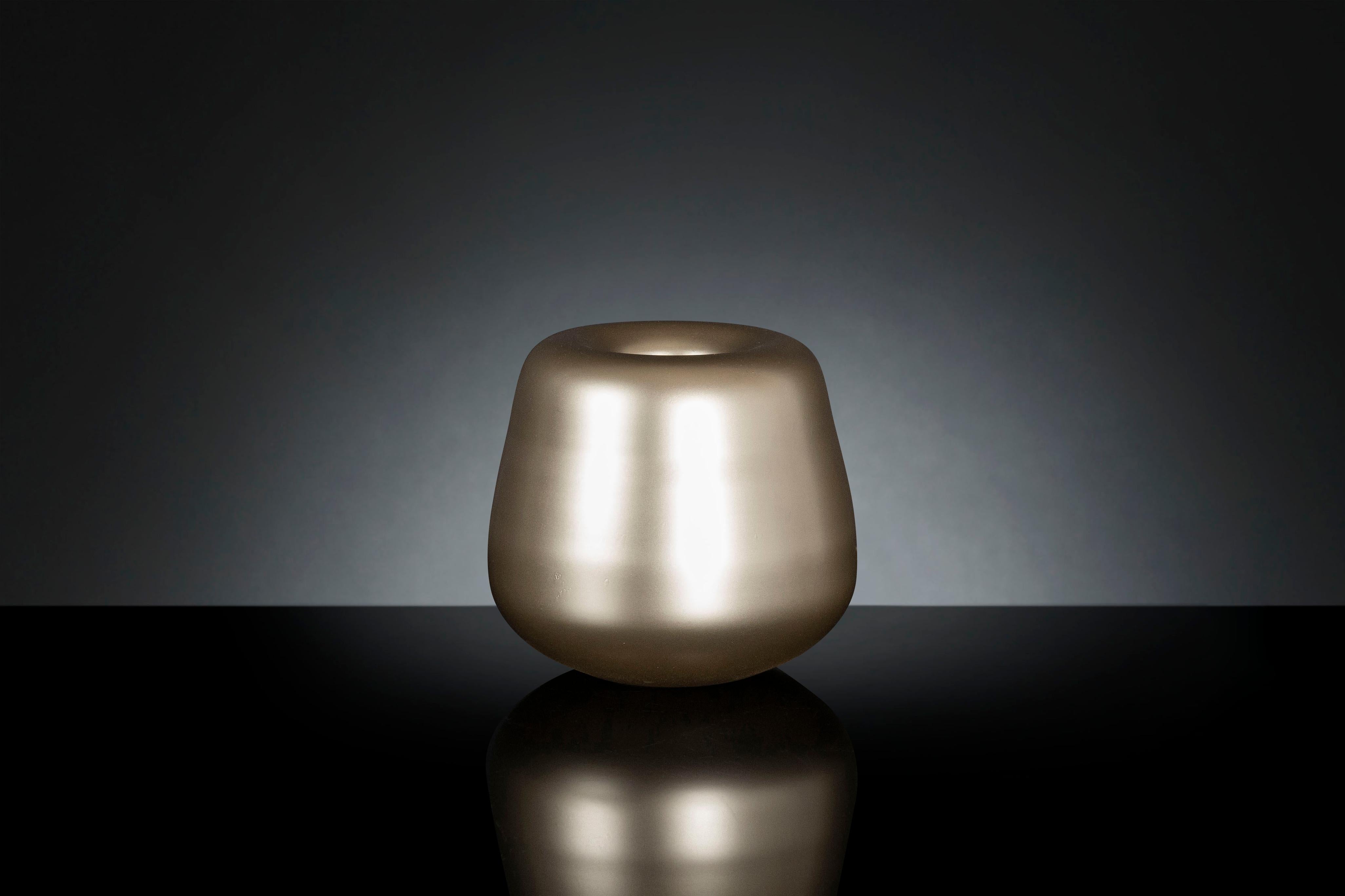 Vase Bohnen #1, Perlenbeige, Goldfarbe, in Glas, Italien (Moderne) im Angebot