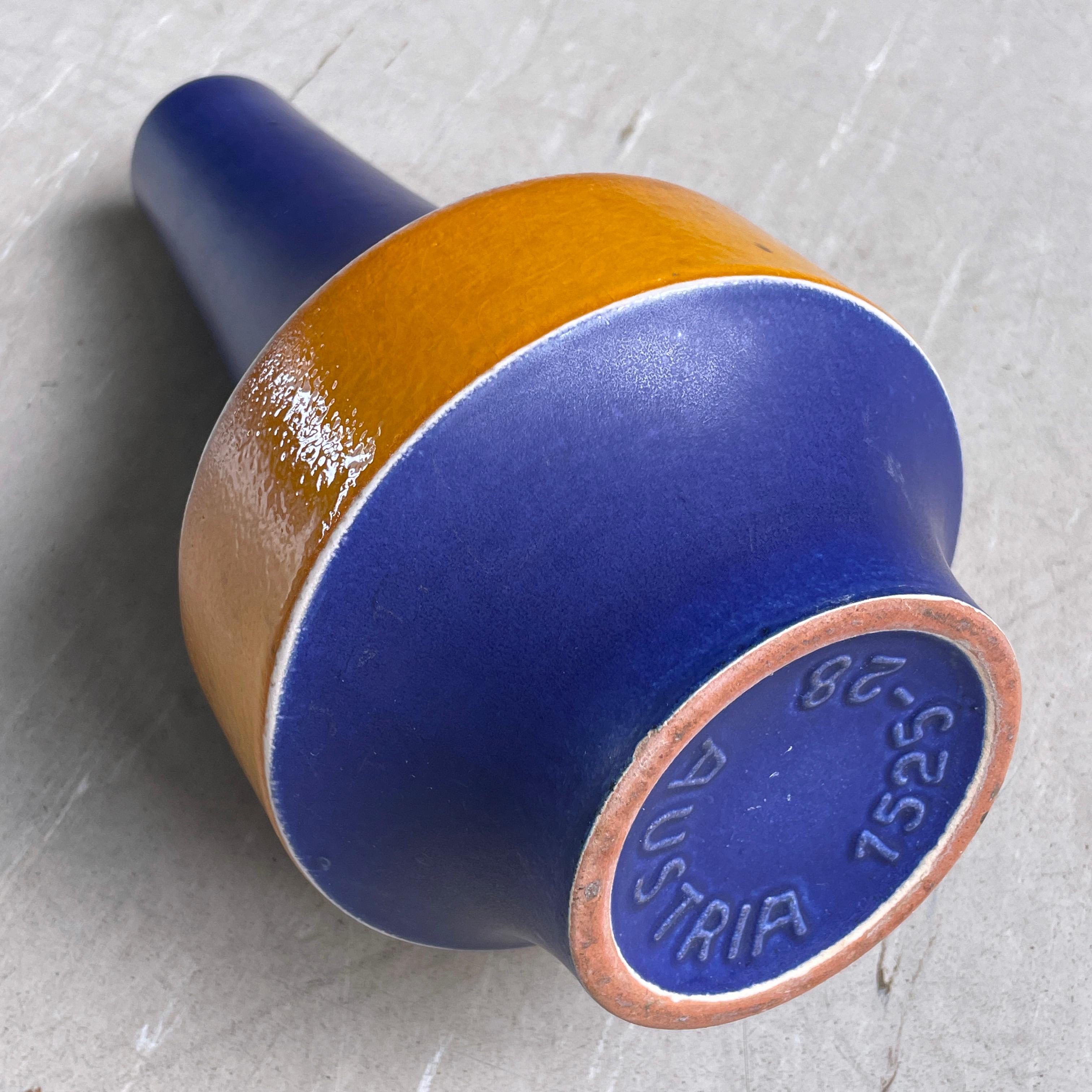 Vaso blau/gelb In condizioni buone in vendita a Bern, CH