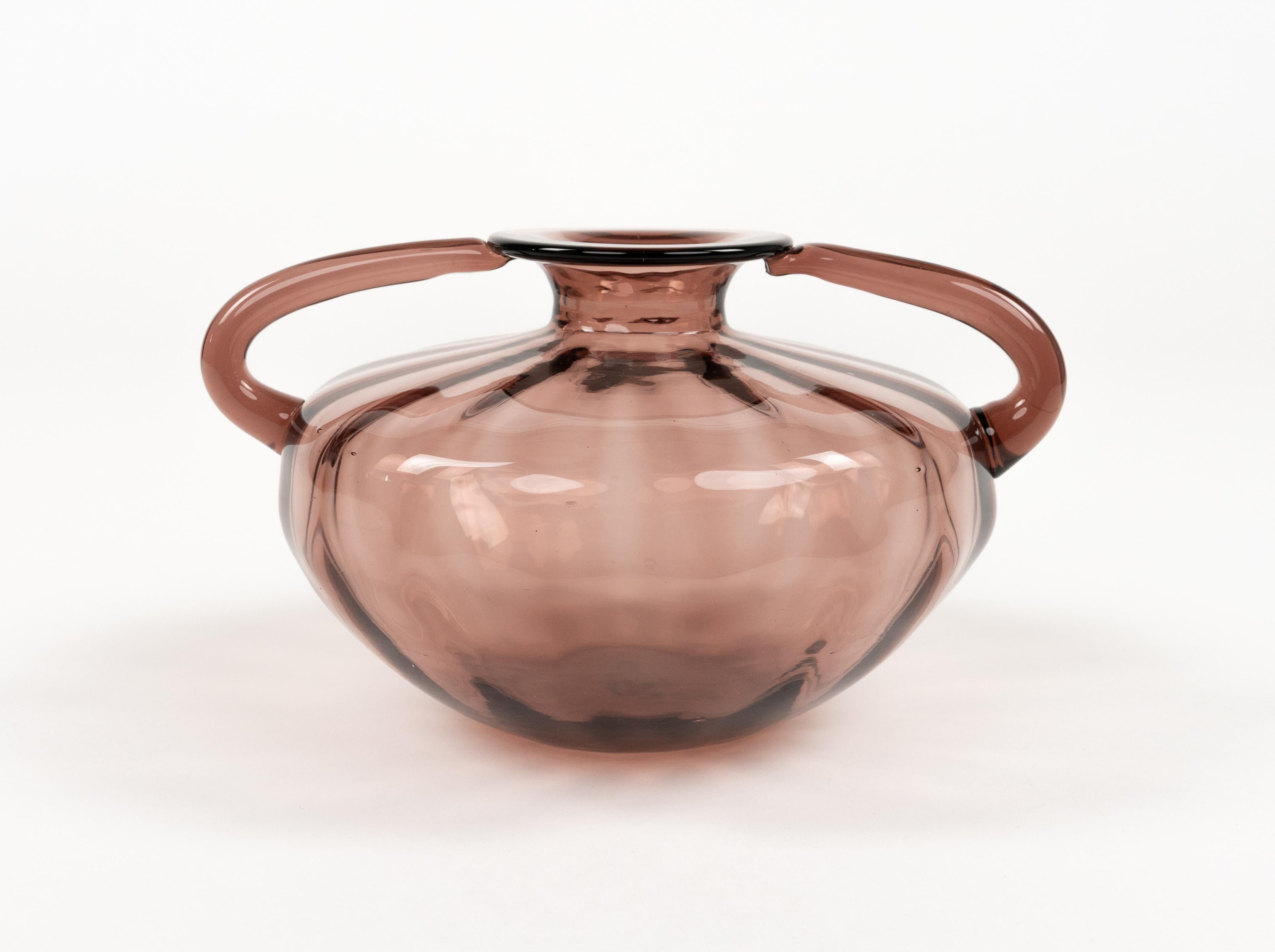 Vase soufflé avec poignées de style Vittorio Zecchin, Italie, années 1940 Bon état - En vente à Rome, IT