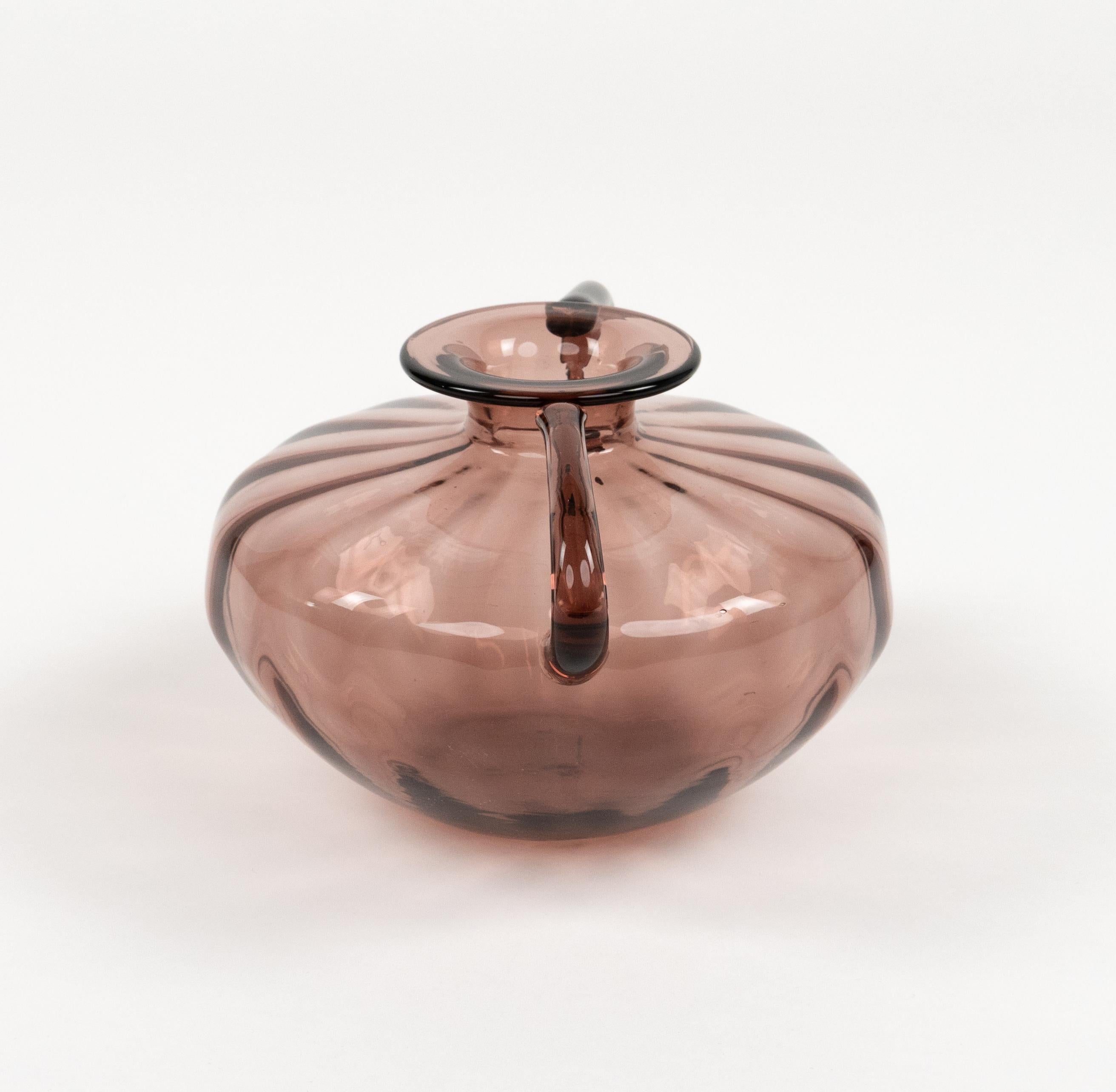 Verre de Murano Vase soufflé avec poignées de style Vittorio Zecchin, Italie, années 1940 en vente