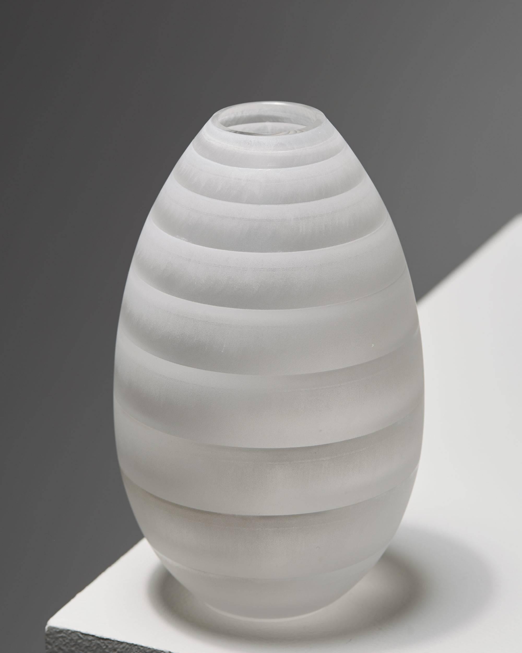 Vase “Bonbon” designed by Ingegerd Råman for Orrefors,
Sweden, 2010.
Glass.

Measures: H 15 cm/ 5 7/8