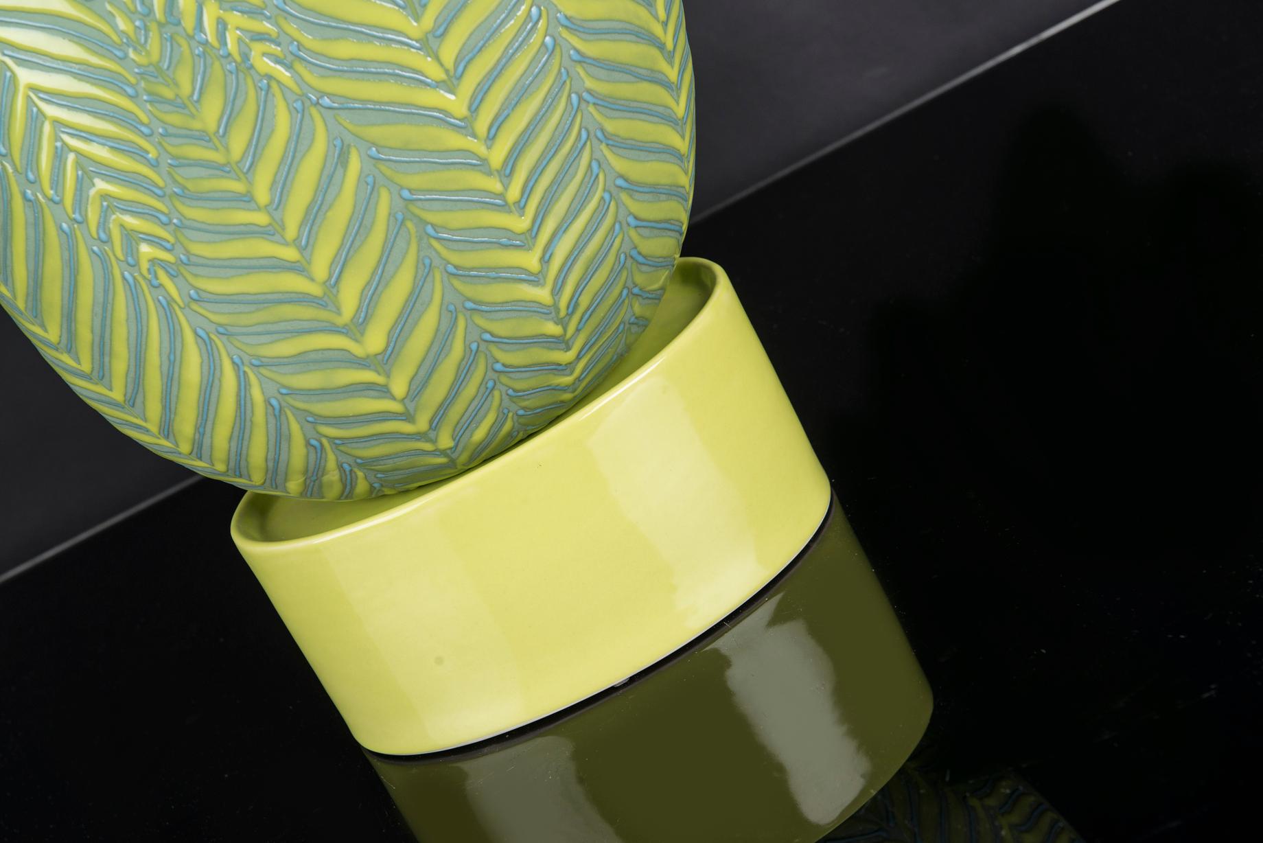Moderne Vase Bouteille Fougère Grande avec Base:: en Porcelaine de Gres:: Italie en vente