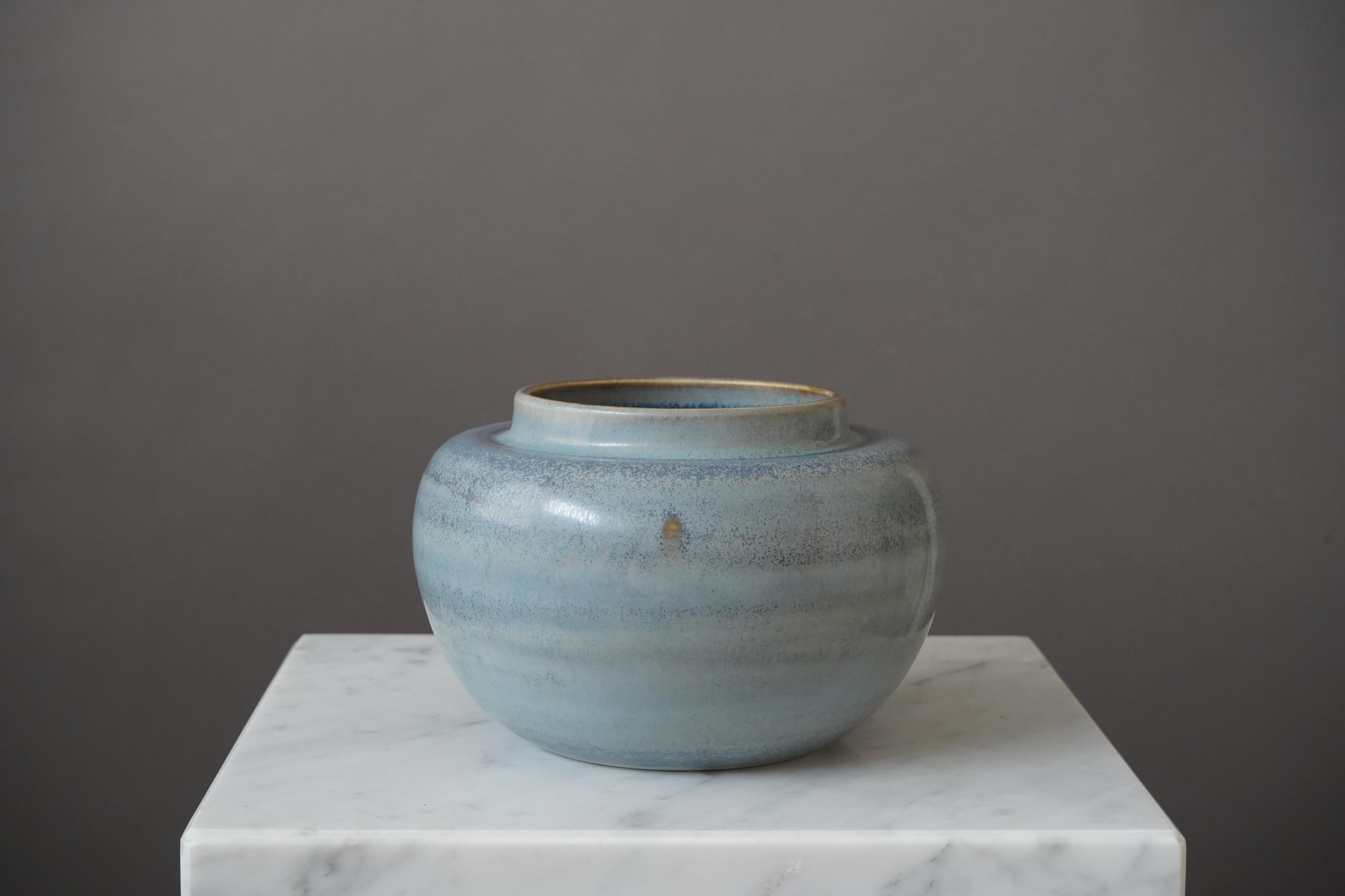 Vaso / Ciotola di Gertrud Lönegren, Rörstrand, Svezia, 1930 In condizioni buone in vendita a Malmö, SE