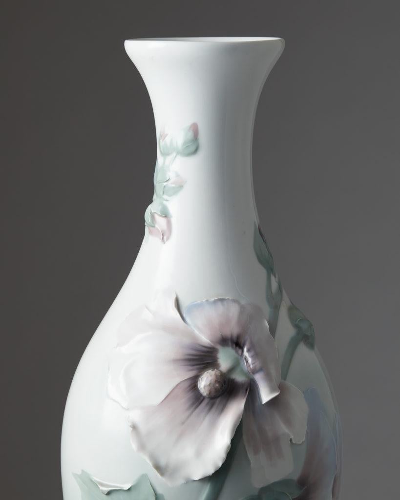 Vase by Algot Eriksson for Rörstrand, Sweden, 1900s In Good Condition For Sale In Stockholm, SE