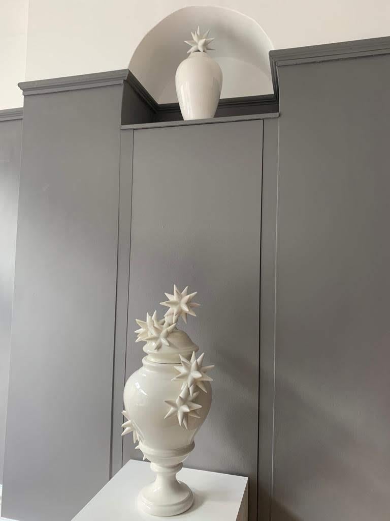 Large White Ceramic vase by Andrea Salvatori 21st Century Contemporary For Sale 2