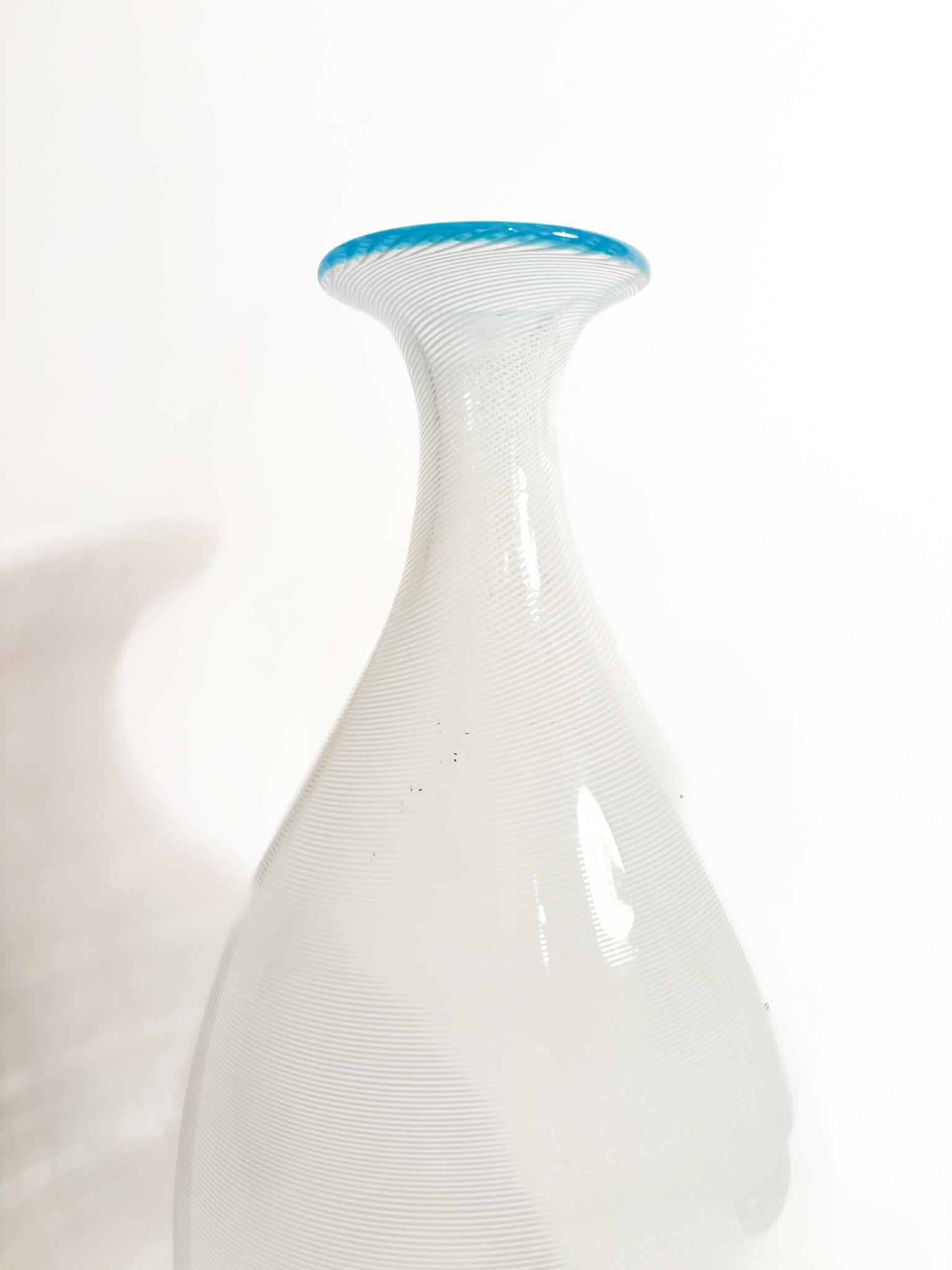 Vase von Barovier & Toso aus Murano-Glas mit filigraner Verarbeitung der 1950er Jahre (Italienisch) im Angebot