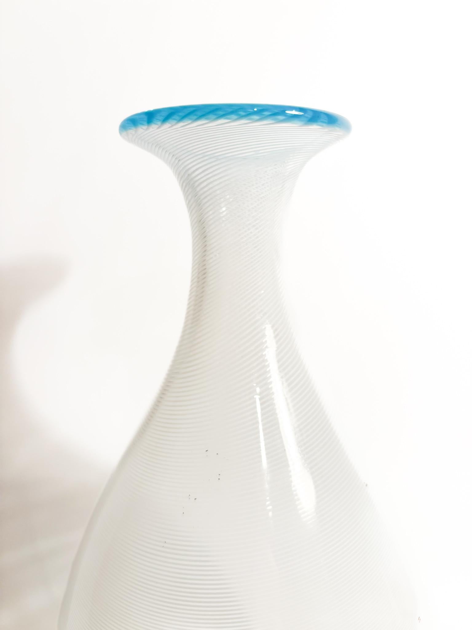 Vase by Barovier & Toso in Murano Glass with 1950s Filigree Workmanship For Sale 2