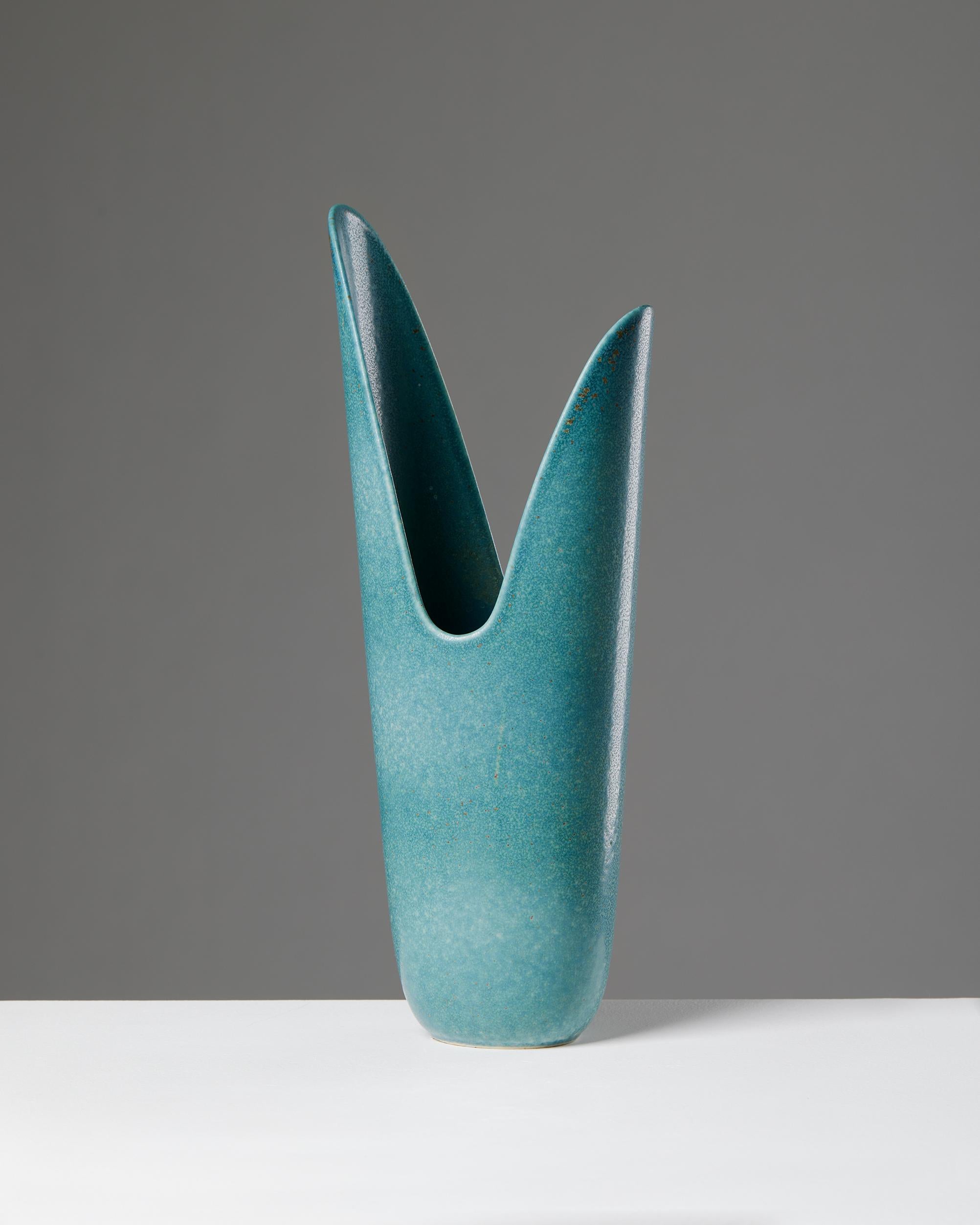 Vase by Gunnar Nylund for Rörstrand,
Sweden, 1950s.

Stoneware.

Signed.

H: 31 cm
W: 12 cm
D: 8.5 cm