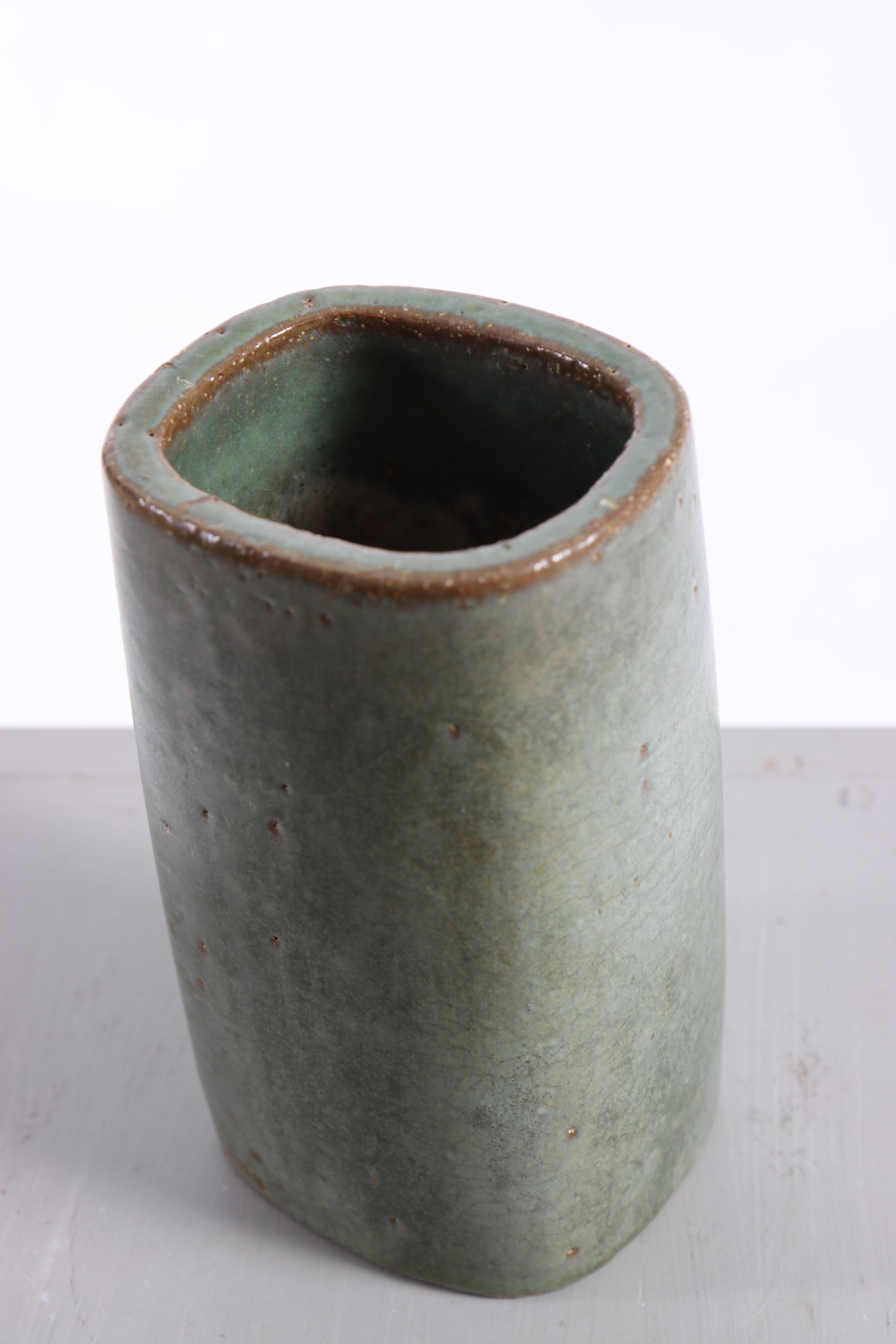 Vase by Per Linnemann Schmidt for Palshus Ceramic, 1960s In Good Condition For Sale In Lejre, DK