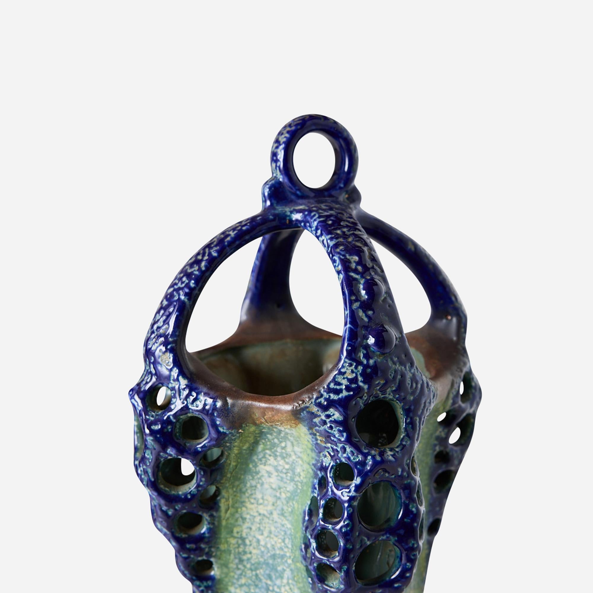 Inizio XX secolo Vaso di RStK Pottery in vendita