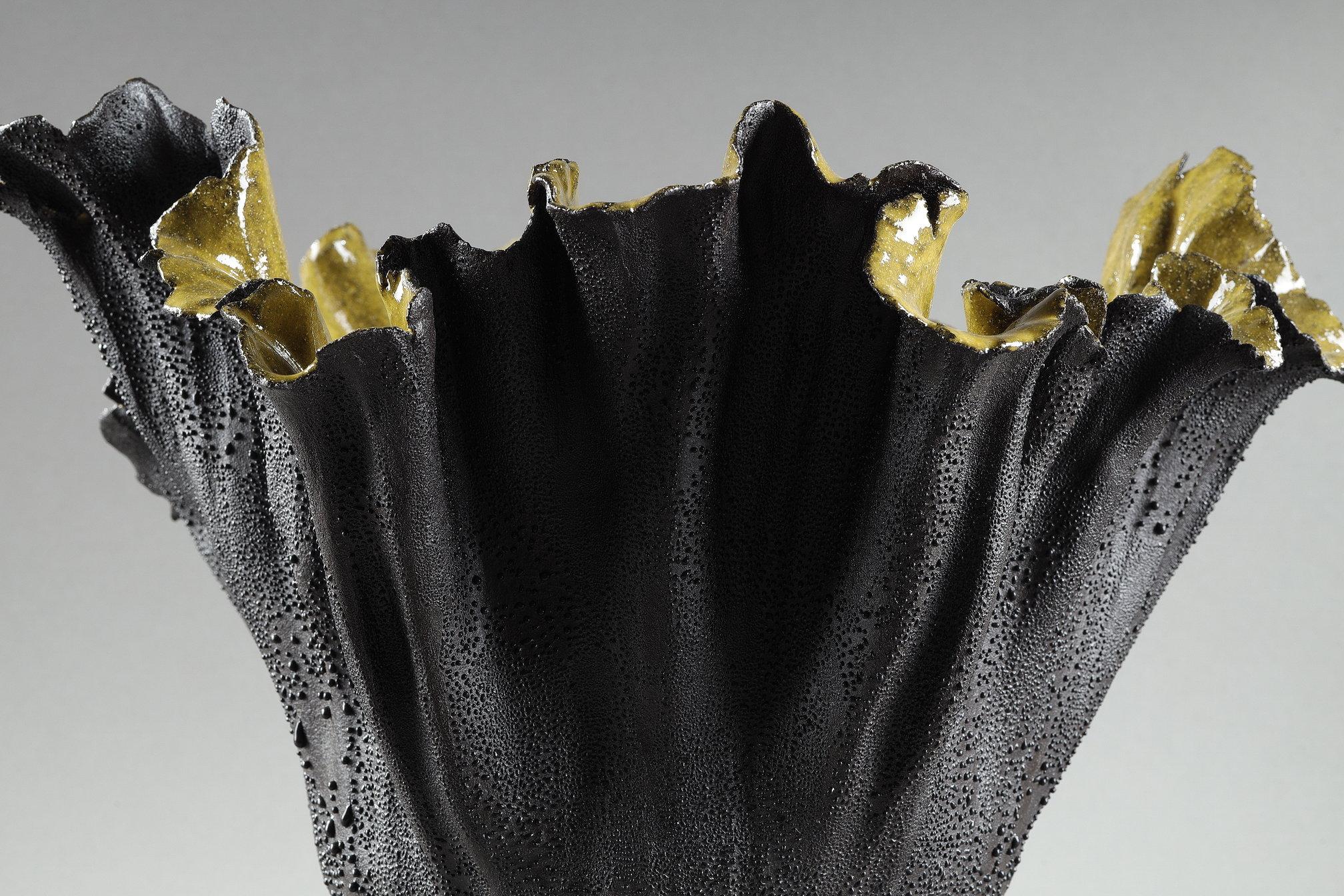 Contemporary Design Vase in Stoneware, by the artist Nayla Sirgi For Sale 6