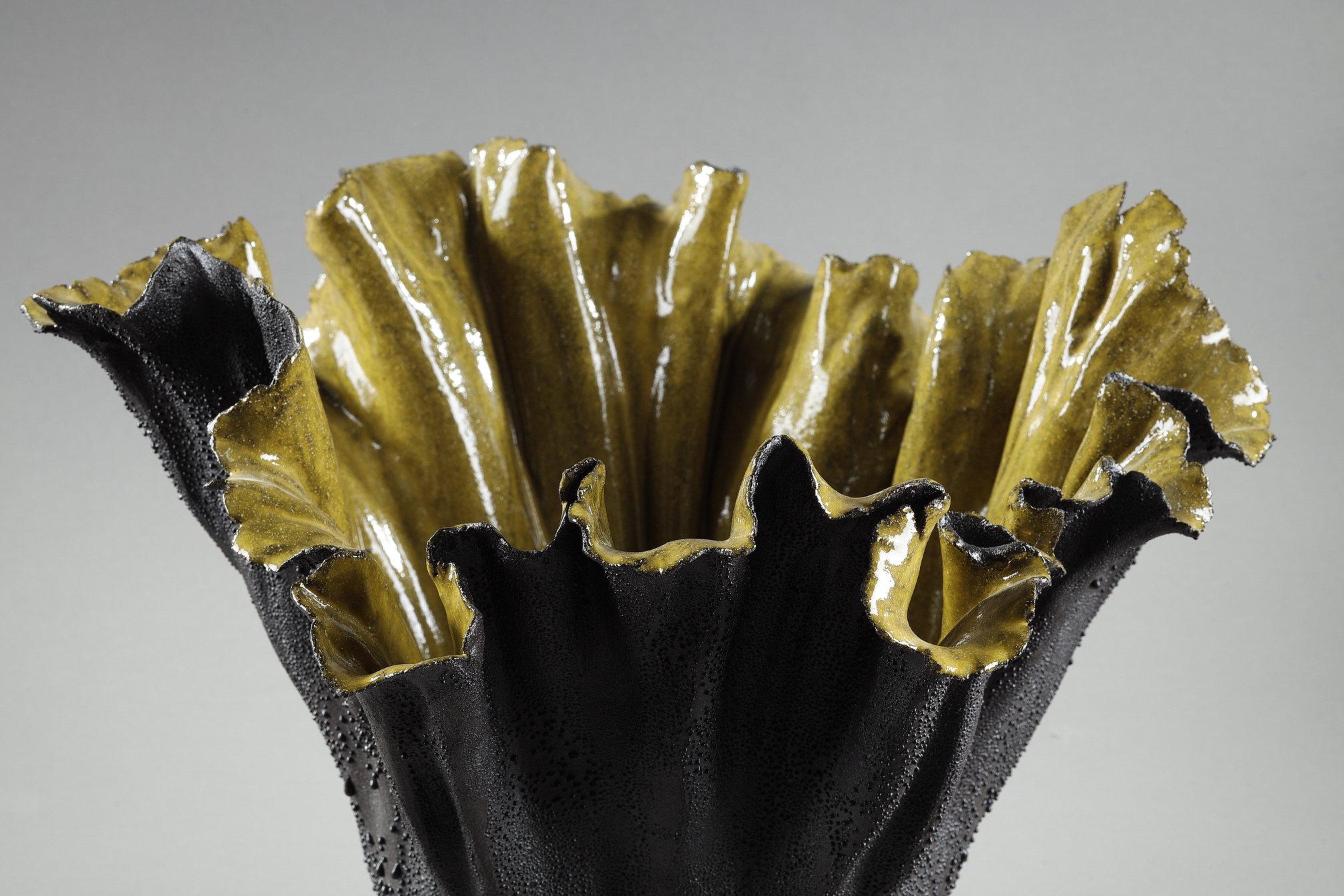 Contemporary Design Vase in Stoneware, by the artist Nayla Sirgi For Sale 7
