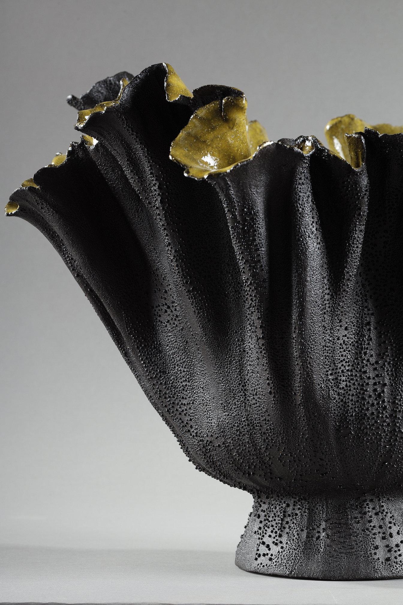 Contemporary Design Vase in Stoneware, by the artist Nayla Sirgi For Sale 9
