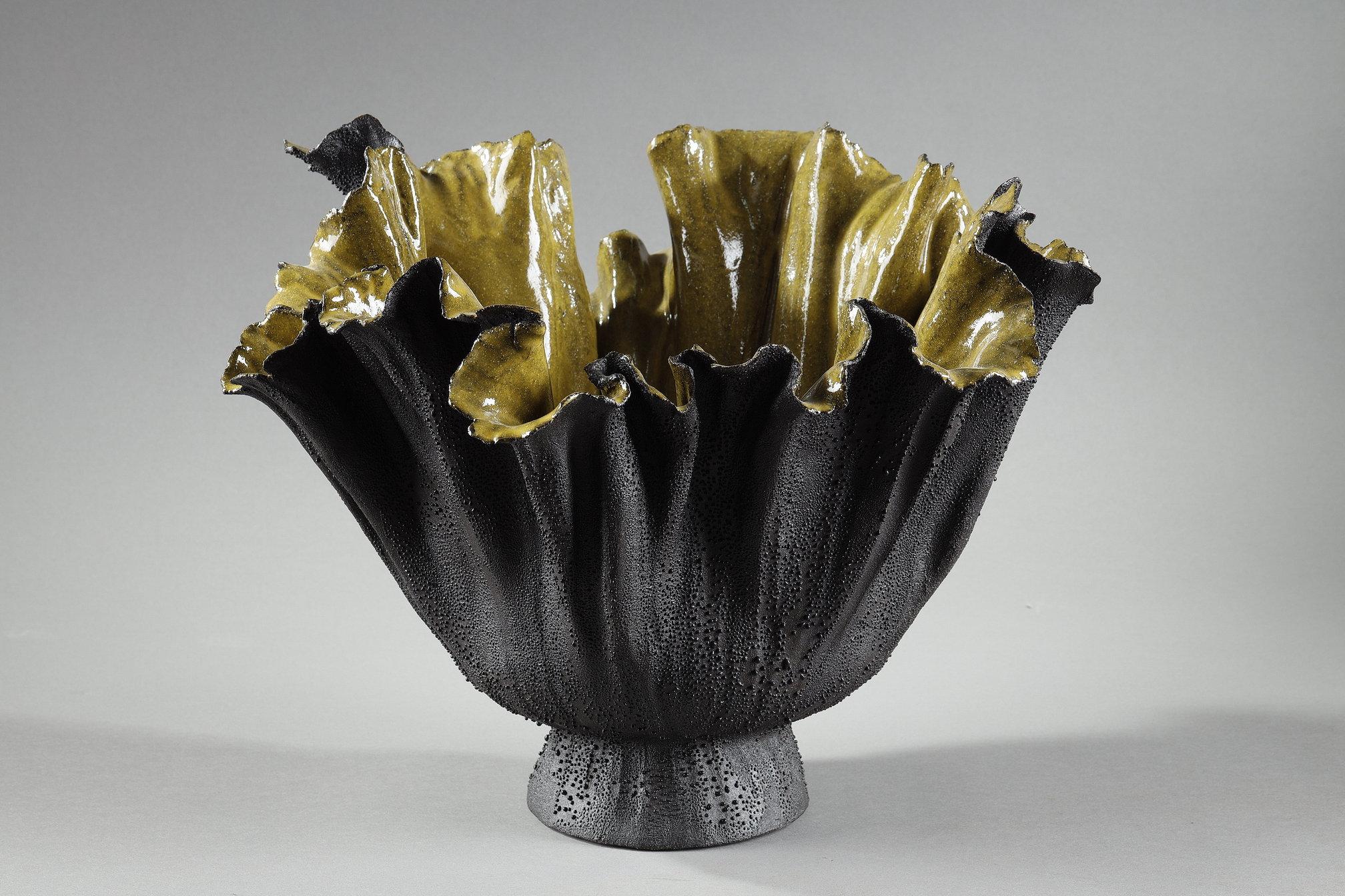Contemporary Design Vase in Stoneware, by the artist Nayla Sirgi For Sale 1
