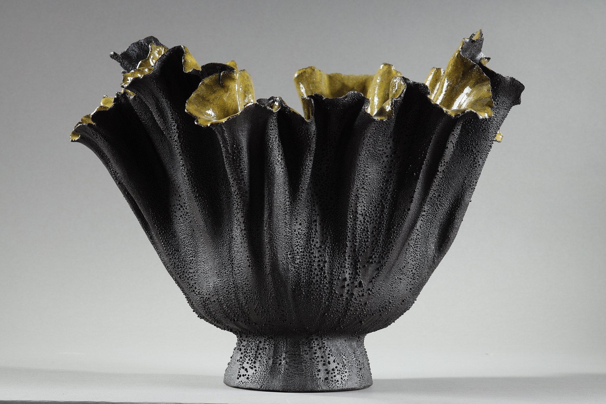 Contemporary Design Vase in Stoneware, by the artist Nayla Sirgi For Sale 3