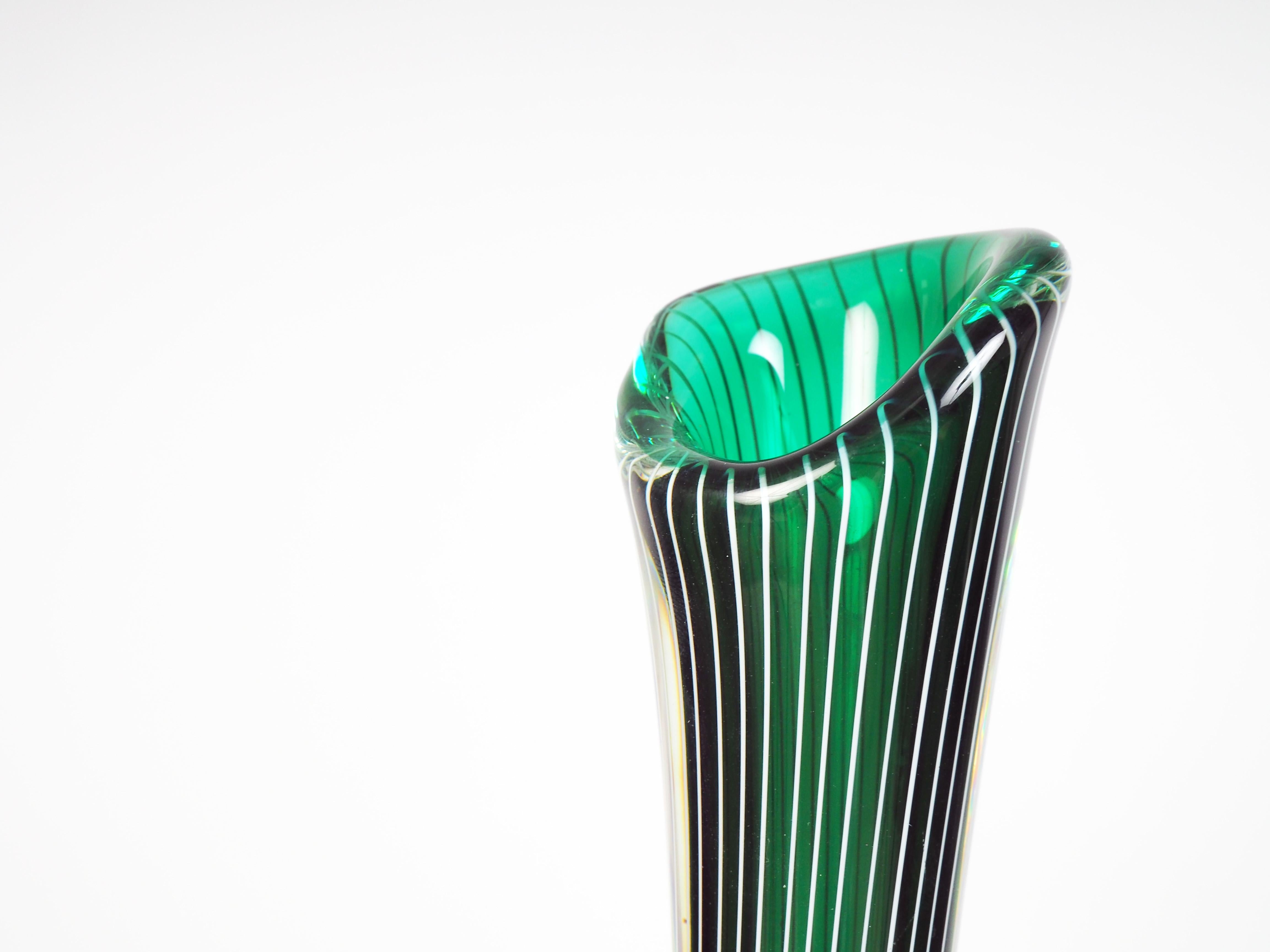 Vase by the Swedish Glass Artist Vicke Lindstrand In Good Condition For Sale In Goteborg, SE