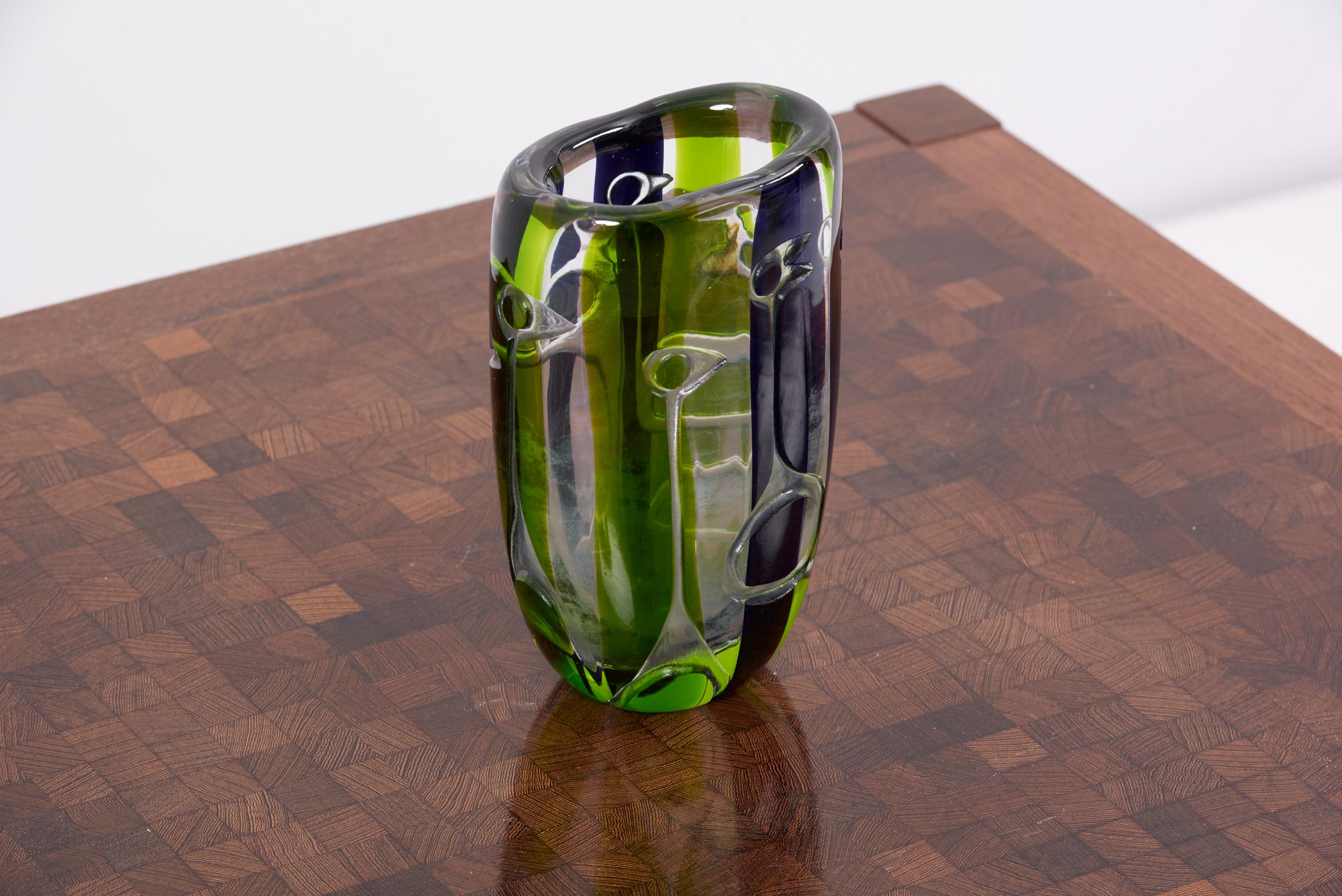 Blown Glass Vase by Vicke Lindstrand for Kosta Glasbruk, 1960s Sweden For Sale