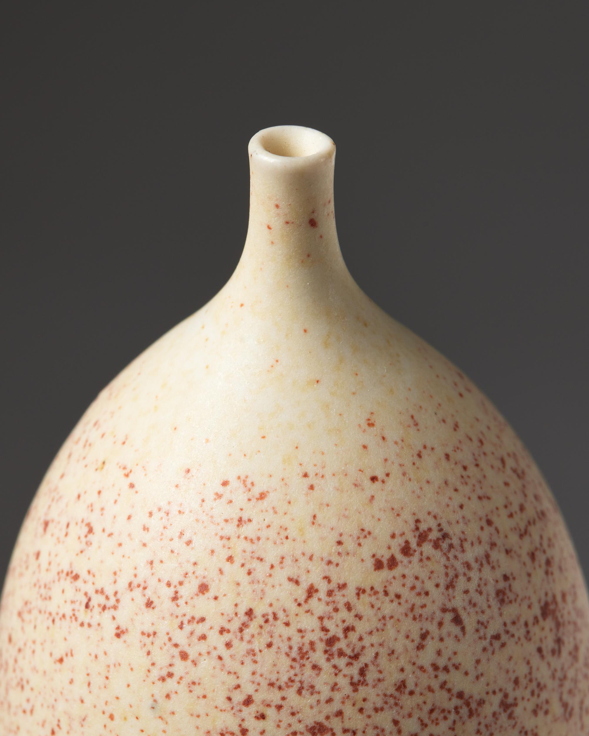 Mid-Century Modern Vase by Vivi Calissendorff, Sweden, 1970s, Stoneware, Apricot, Terra Cotta, Tan For Sale