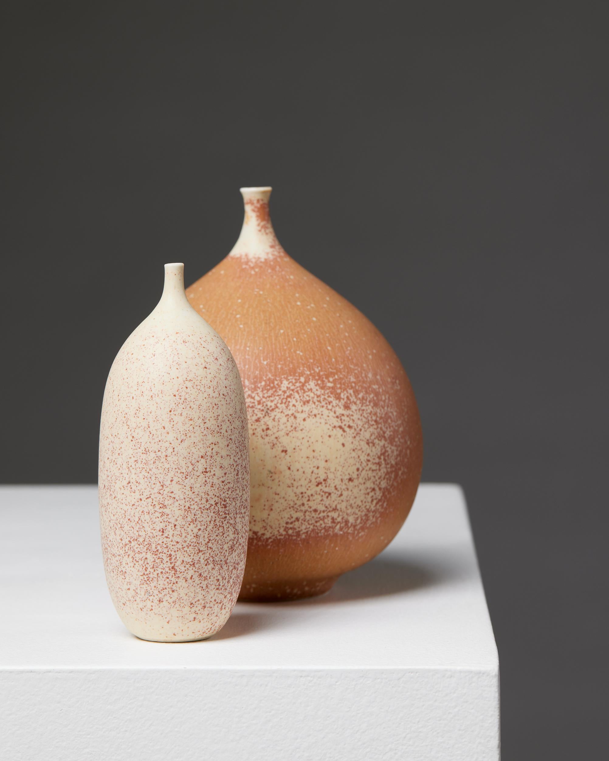 Late 20th Century Vase by Vivi Calissendorff, Sweden, 1970s, Stoneware, Apricot, Terra Cotta, Tan For Sale