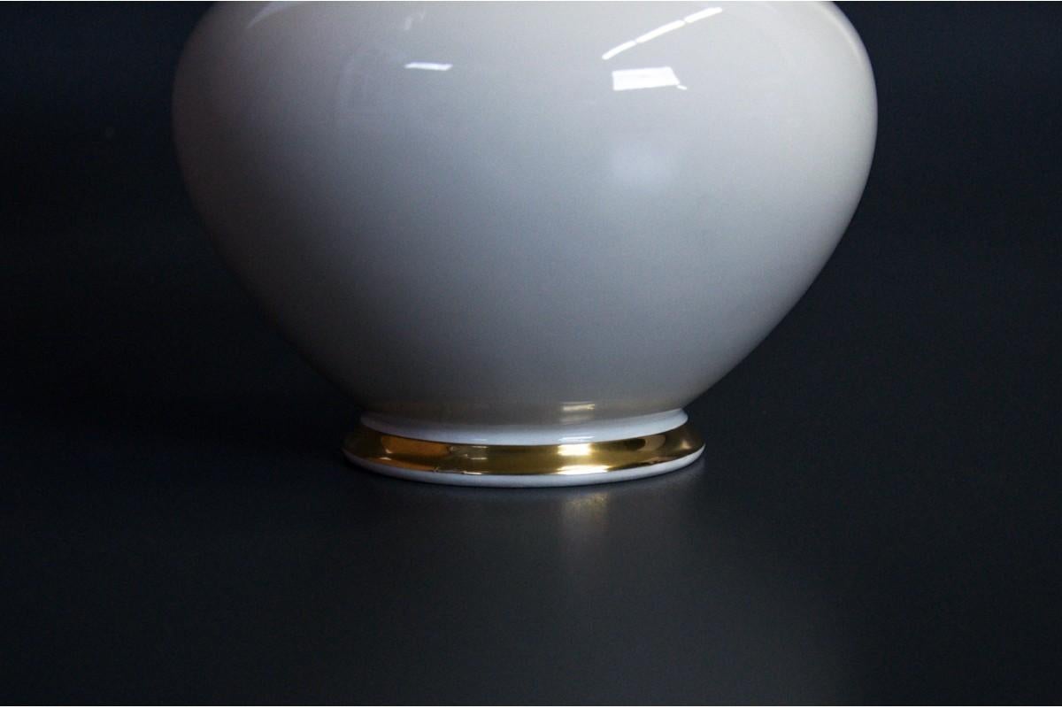 Antique vase from Volkstedt Elfenbein.

Dimensions: Height 21 cm.