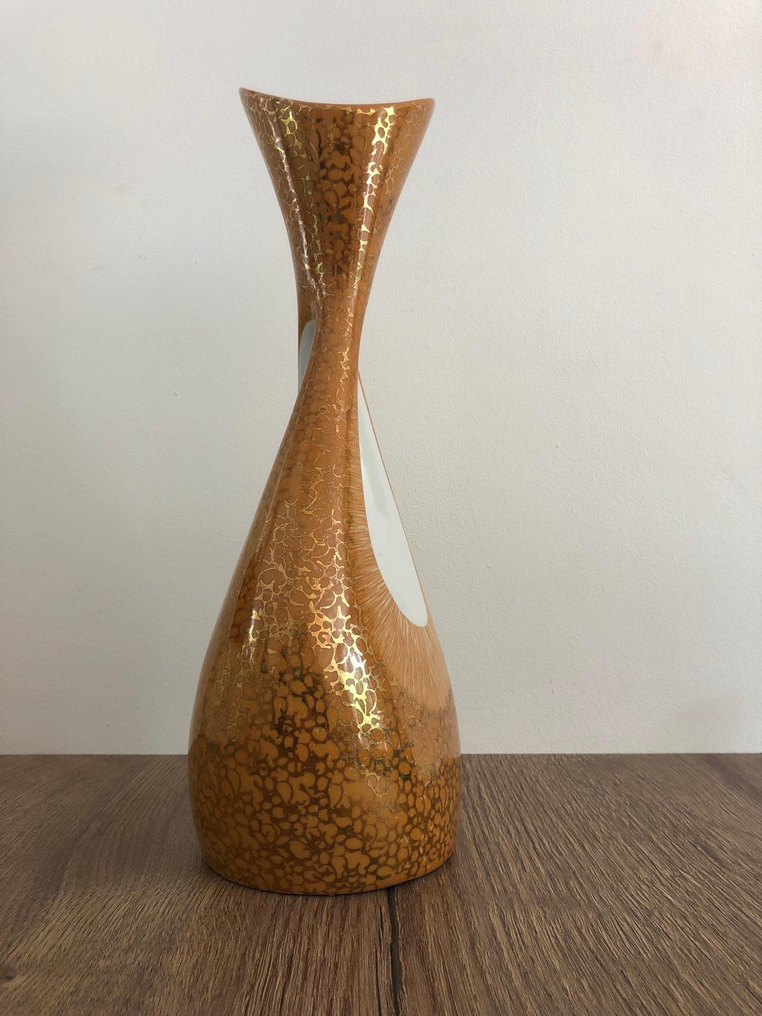 Vase by Zbigniewa Śliwowska-wawrzyniak for Ćmielów, 1960s In Good Condition For Sale In WARSZAWA, 14