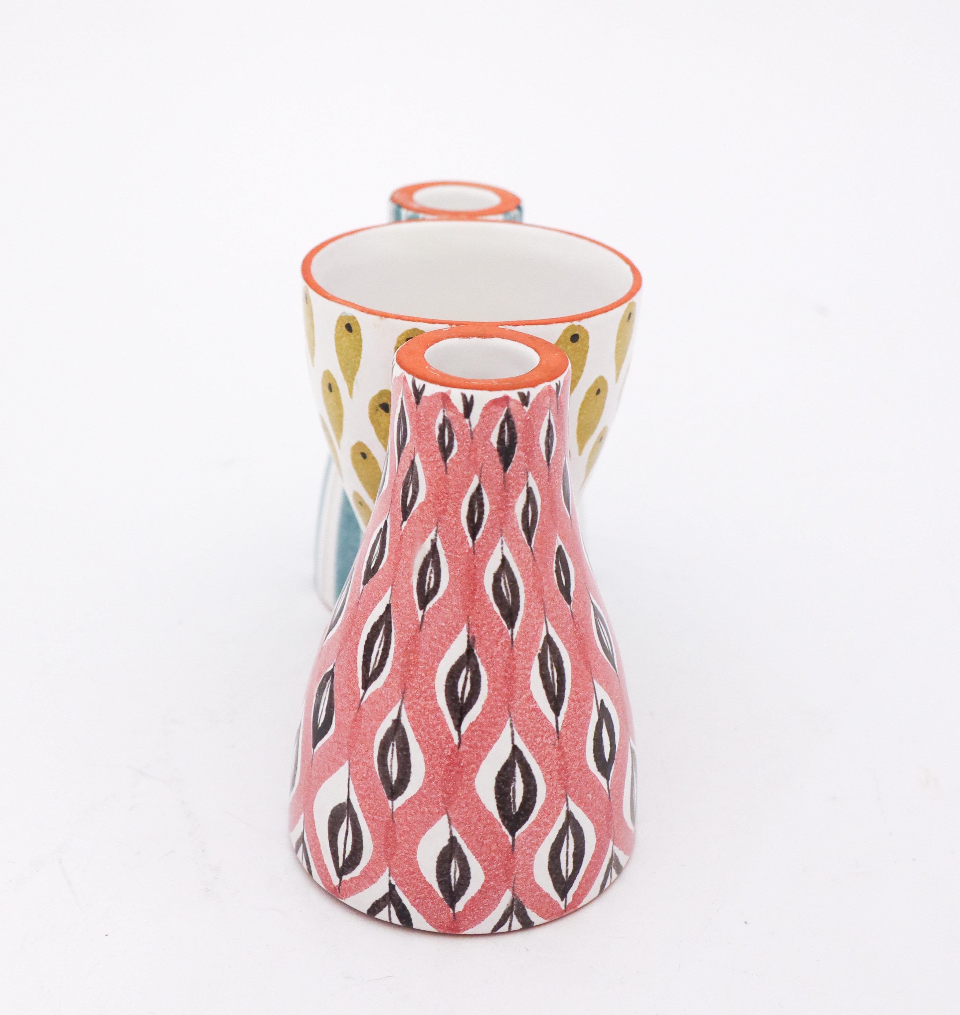 „Snurran“ Vase und Kerzenständer, Stig Lindberg, Gustavsbergs Studio, Fayence (Schwedisch) im Angebot