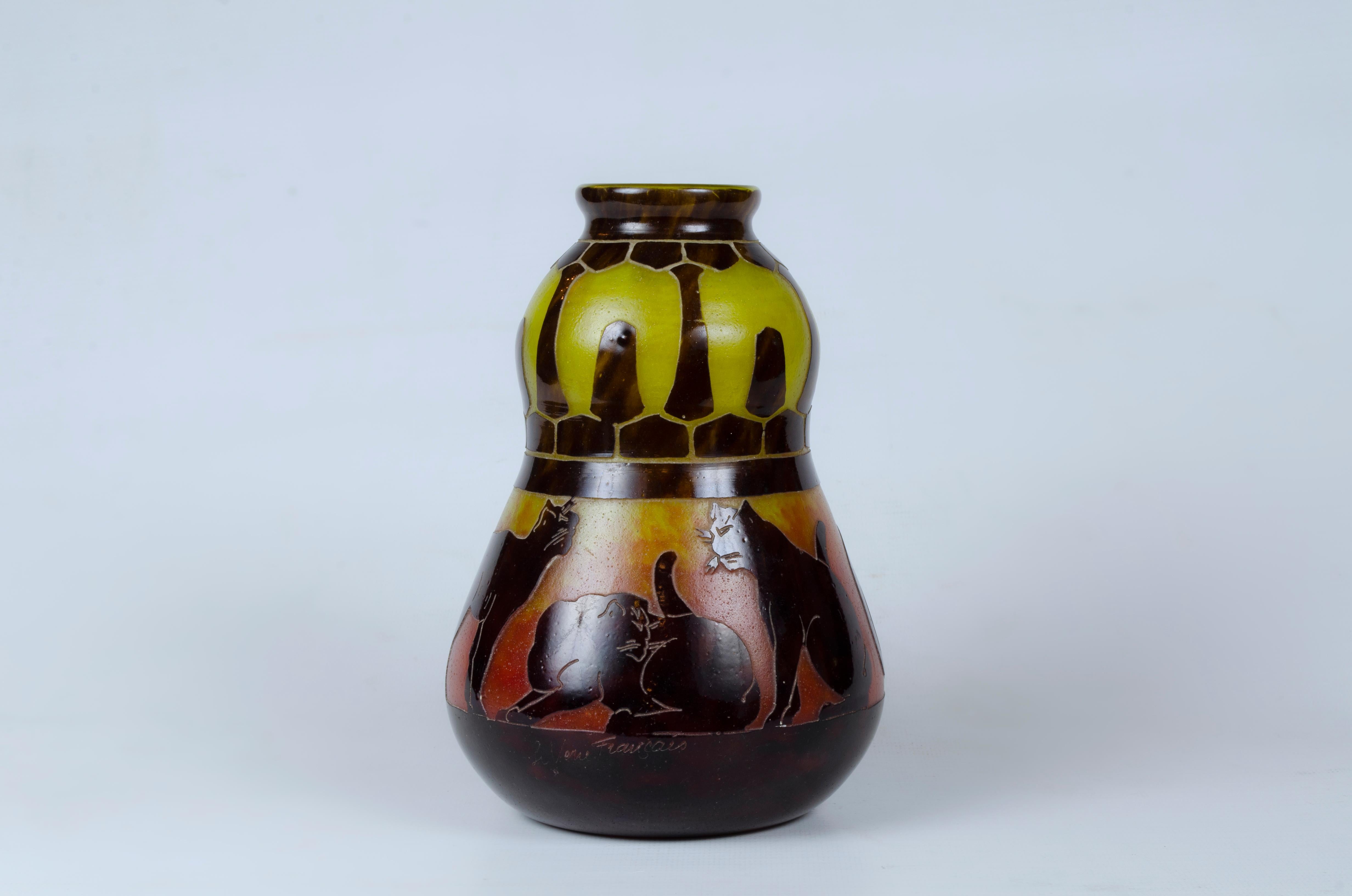 Vaso unico, con motivo 