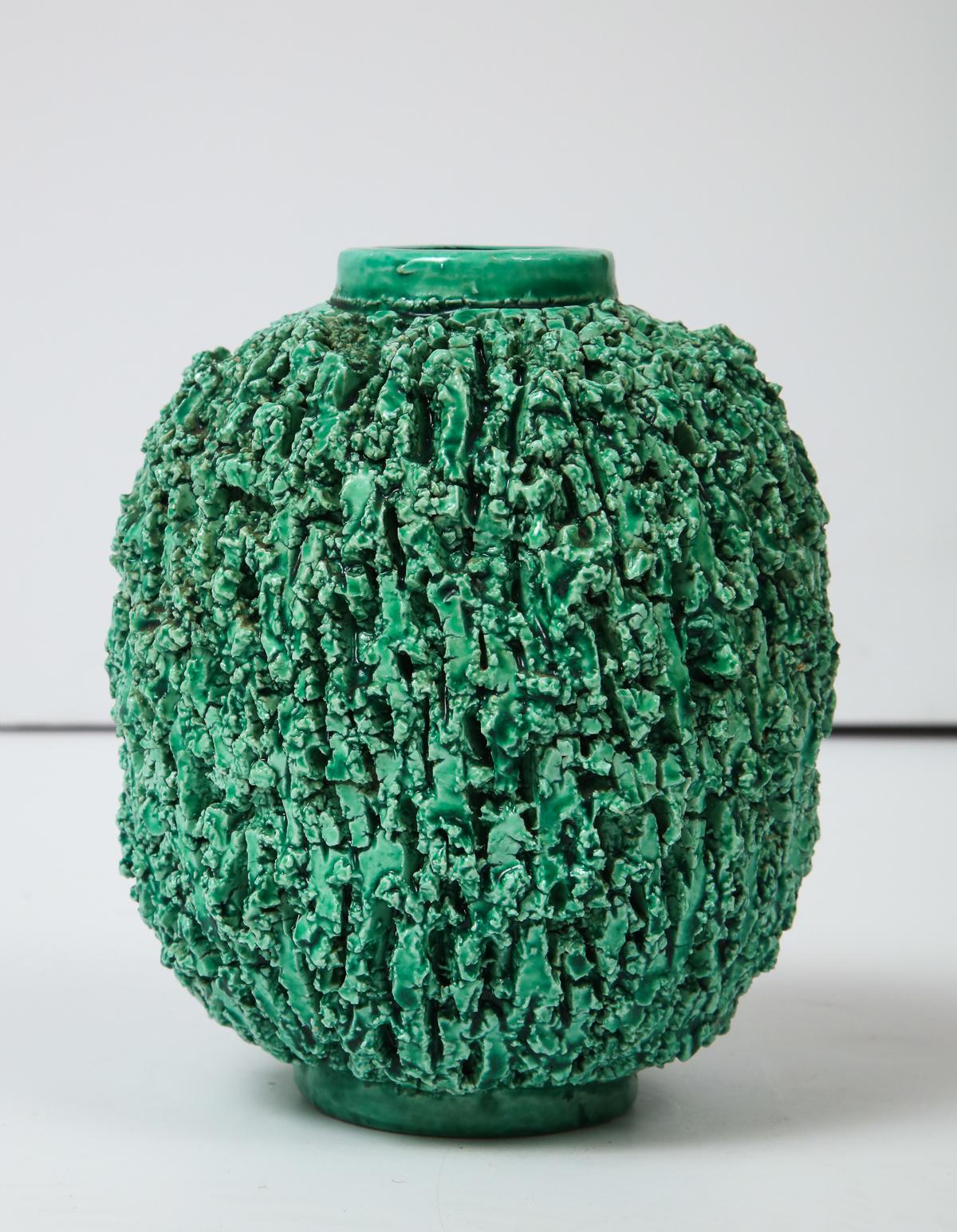 Decorative green ceramic vase by Gunnar Nylund, Gustavsberg, Sweden, circa 1950.
This is a medium size vase of a group called 