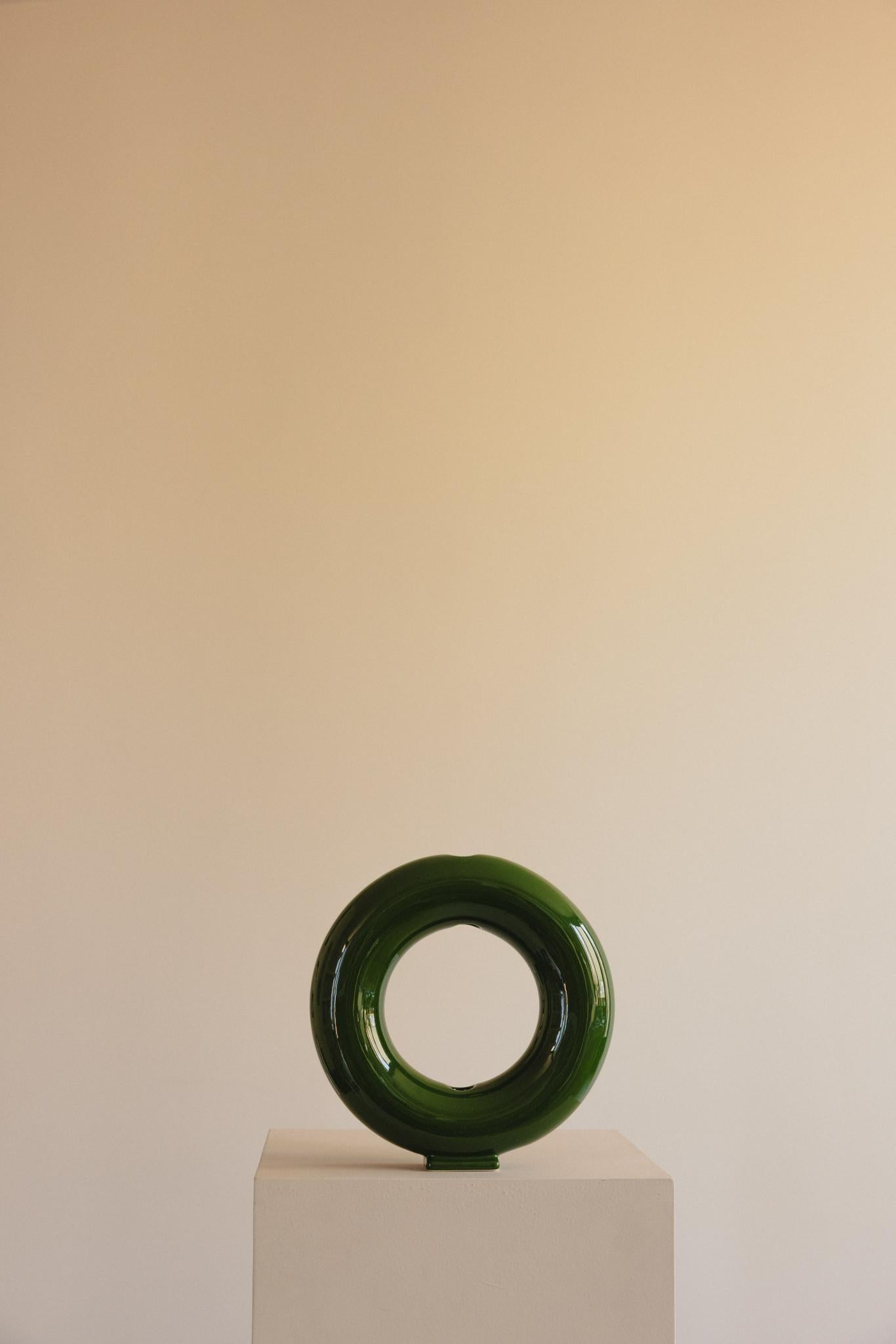 Jarrón de cerámica hecho a mano esmaltado en verde - Vacío Español en venta