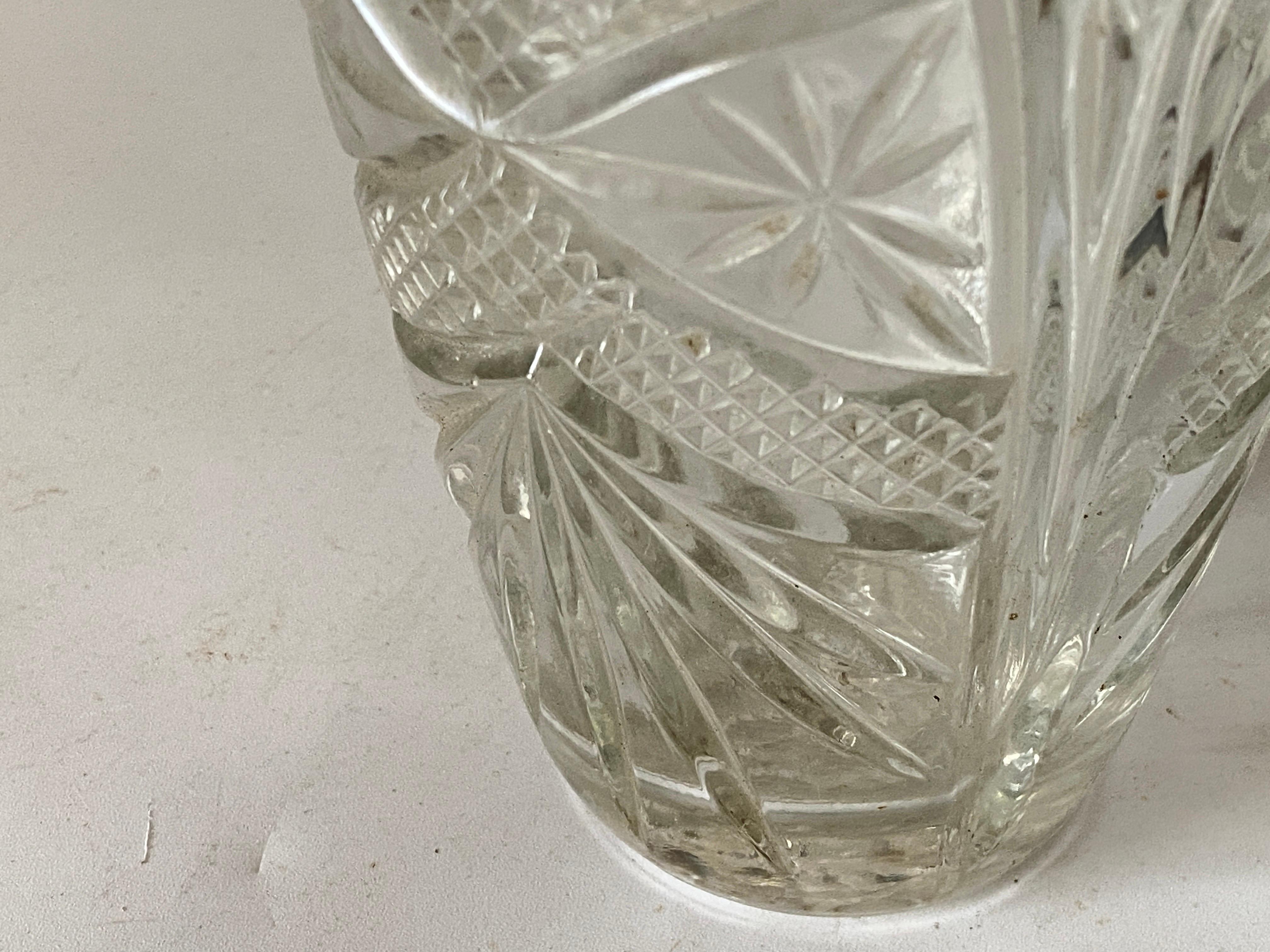 French Art Deco glass vase with Art Deco patterns, from circa 1940.
Can be used as a champain cooler too.