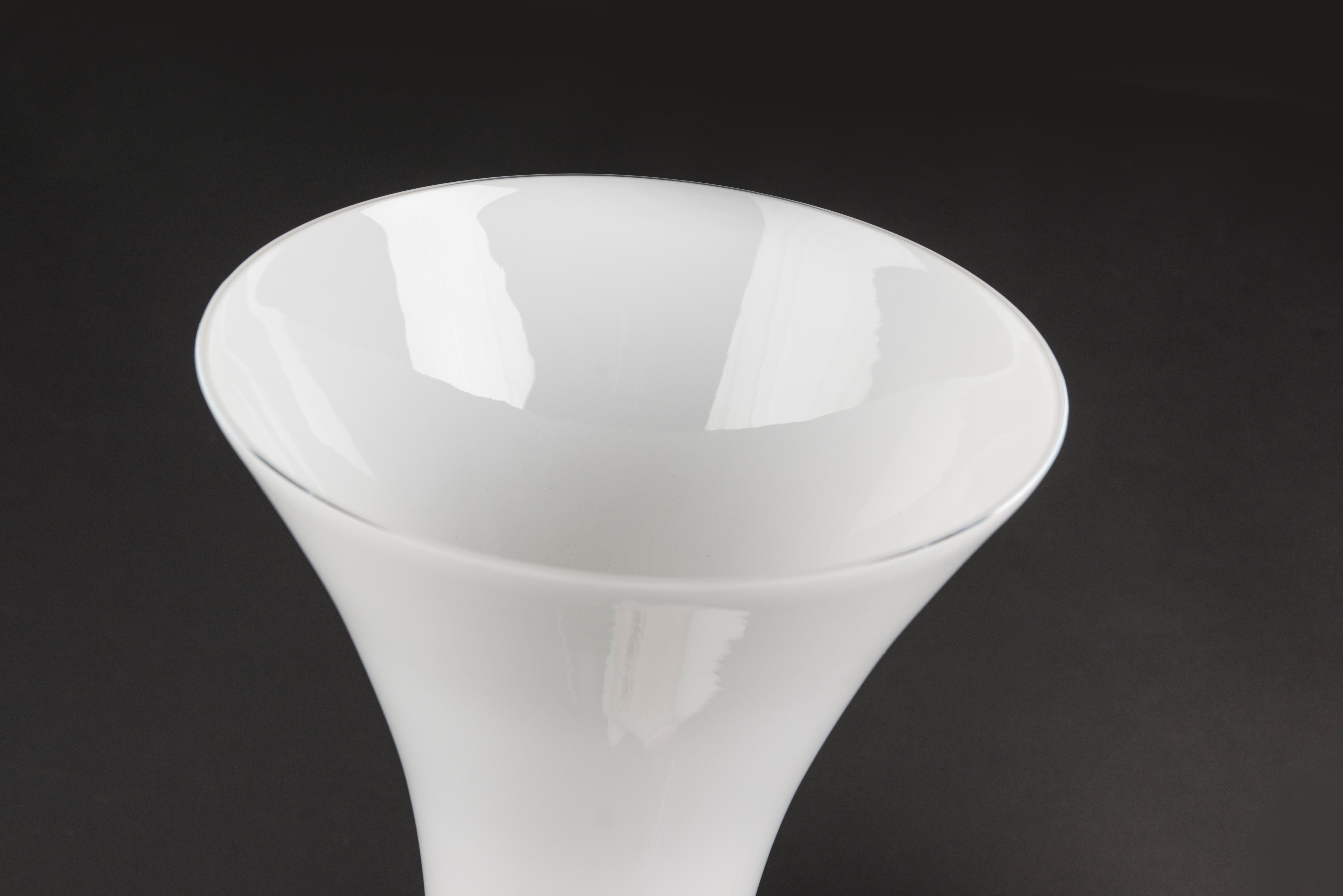 Contemporary Vase Clex White, in Glass, Italy For Sale