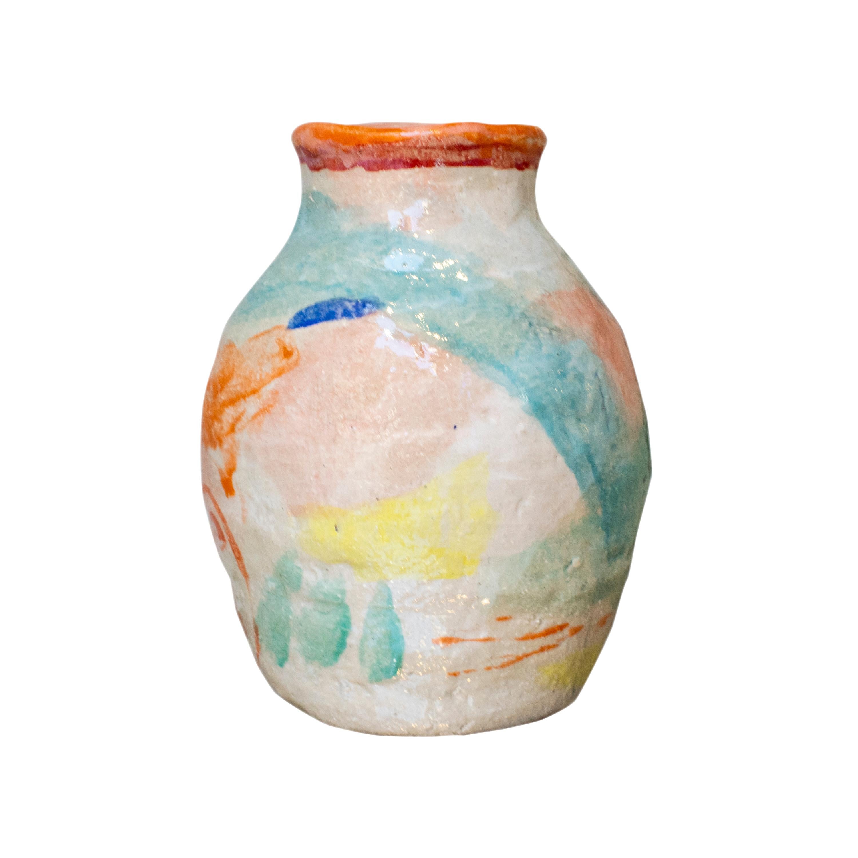 Handgefertigte und bemalte moderne Vase, entworfen von der spanischen Künstlerin Ana Laso.

ANA LASO BAEZA ist eine Künstlerin aus Madrid, die ihre Tätigkeit hauptsächlich als Malerin und seit einigen Jahren auch als Keramikerin ausübt. Ihre